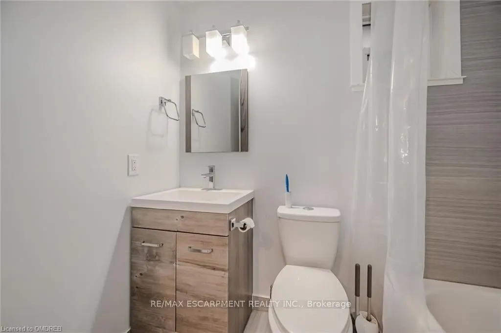 74 Cathcart Street, #2