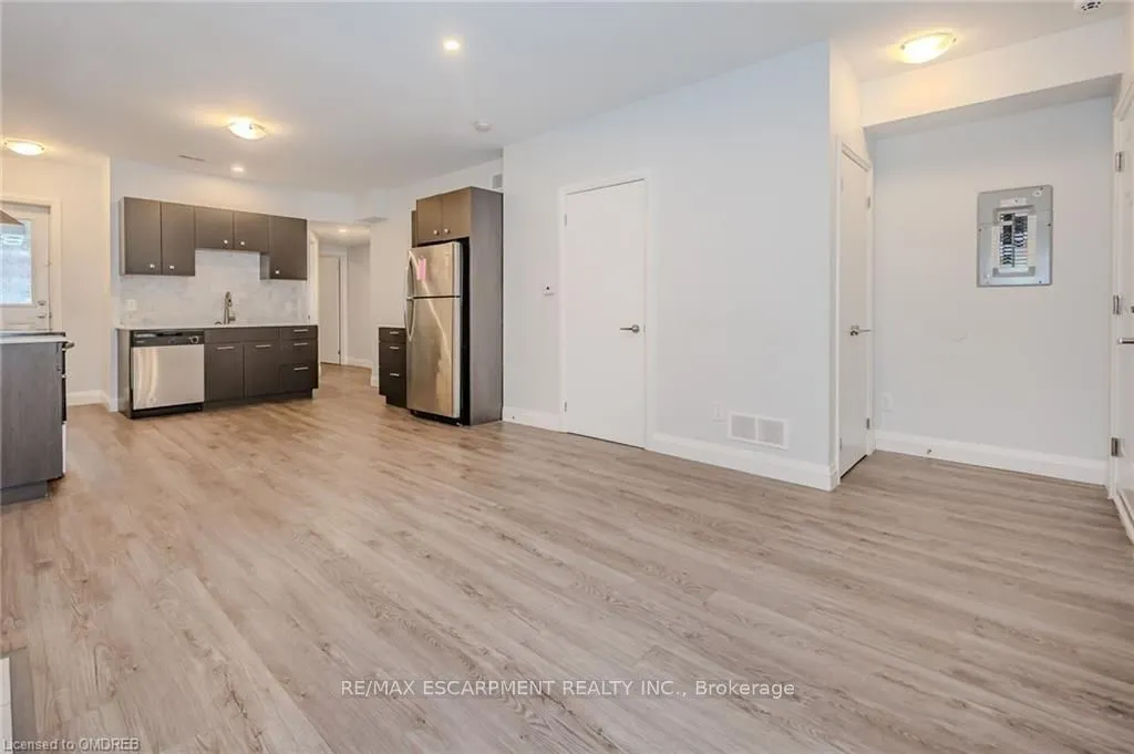 74 Cathcart Street, #2