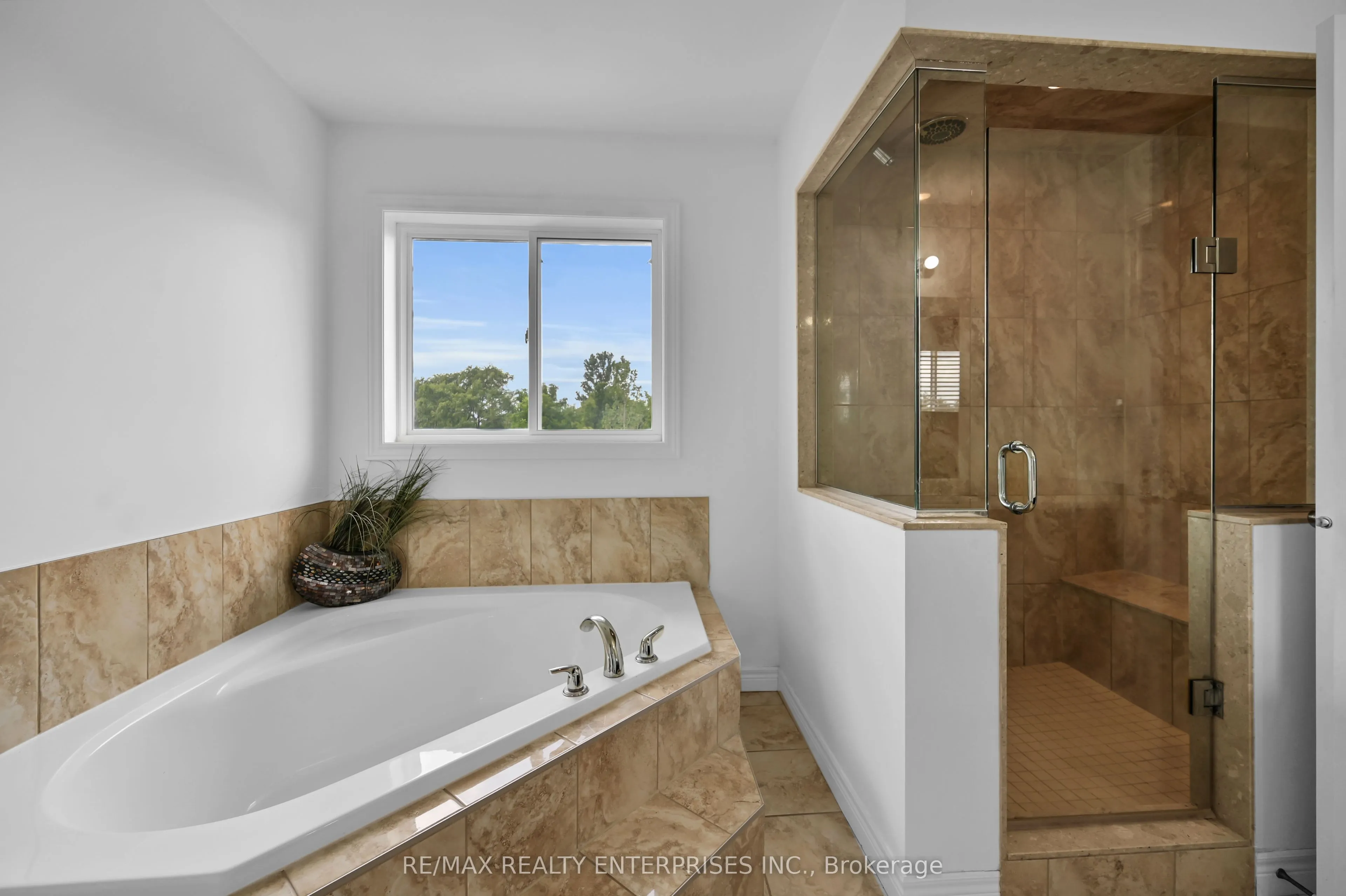 130 Chartwell Circle