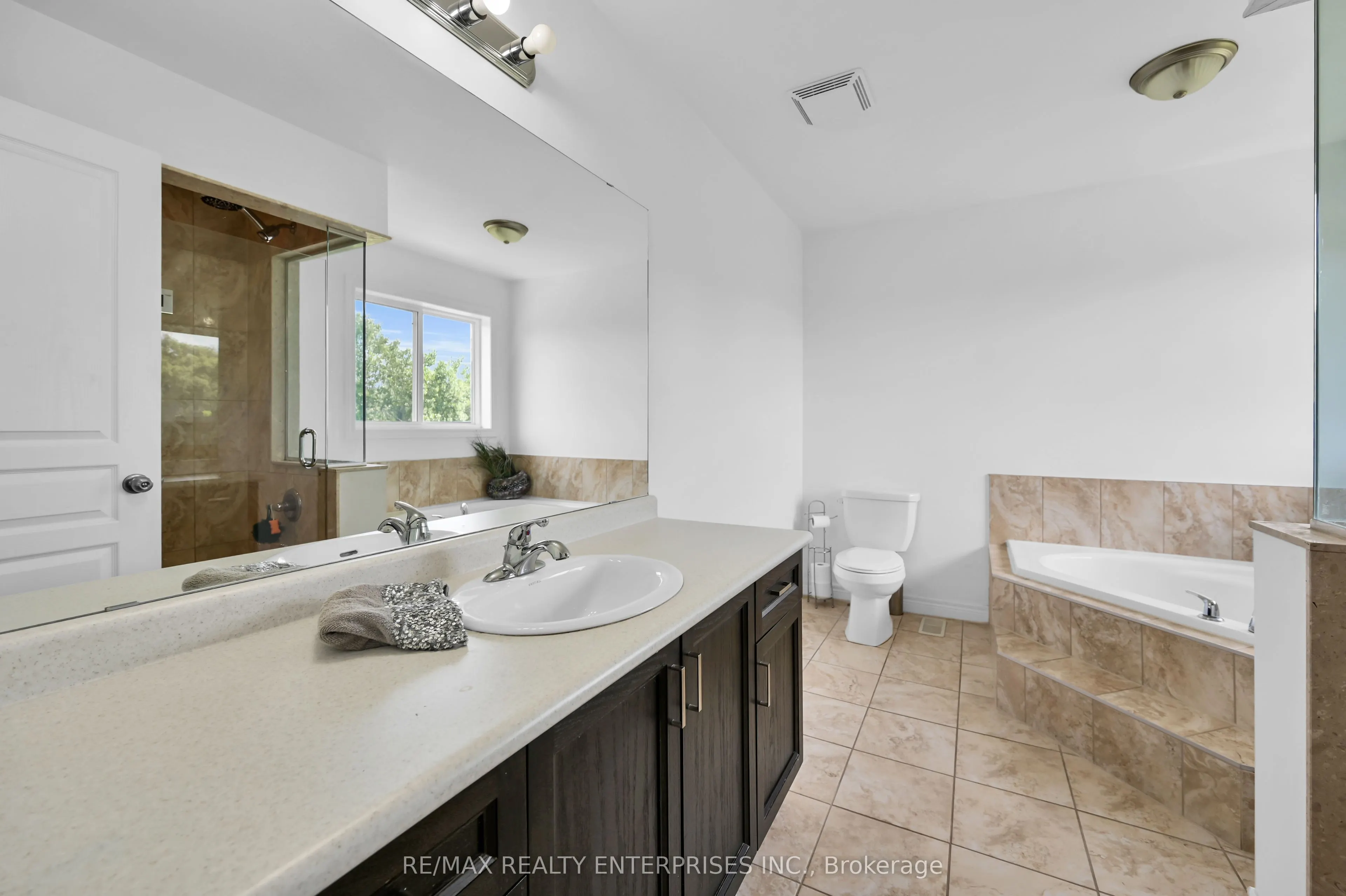 130 Chartwell Circle
