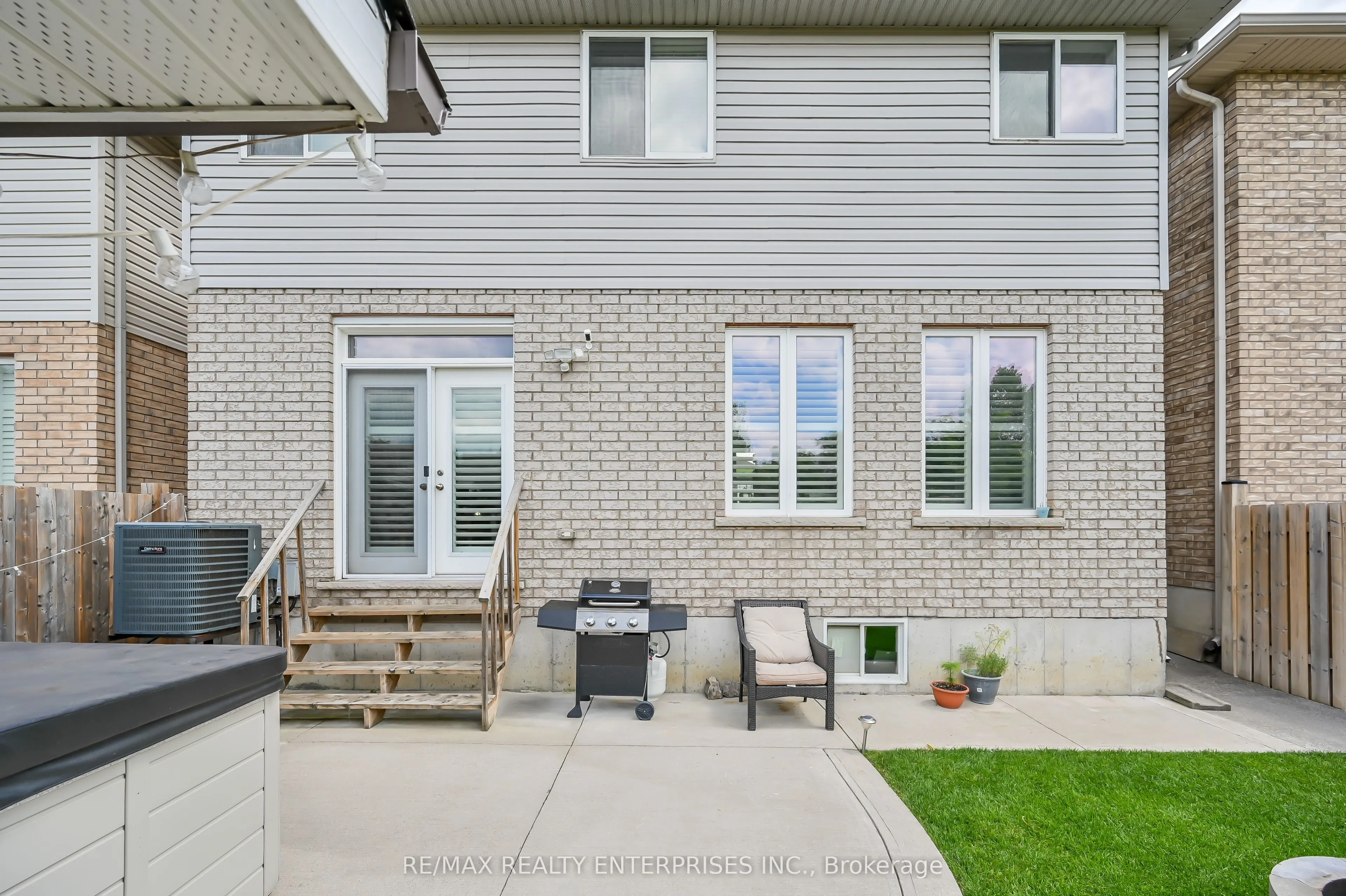 130 Chartwell Circle