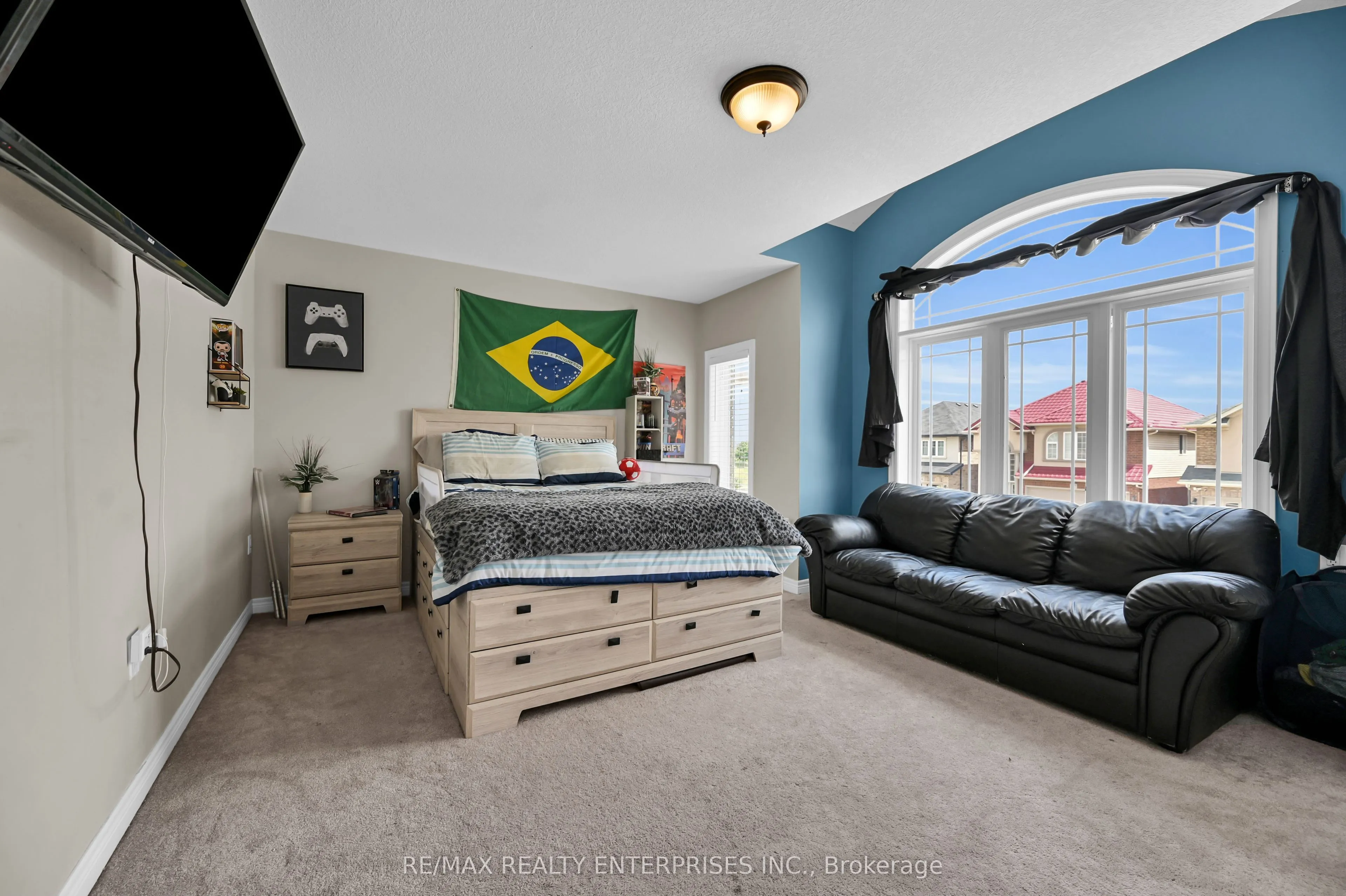 130 Chartwell Circle