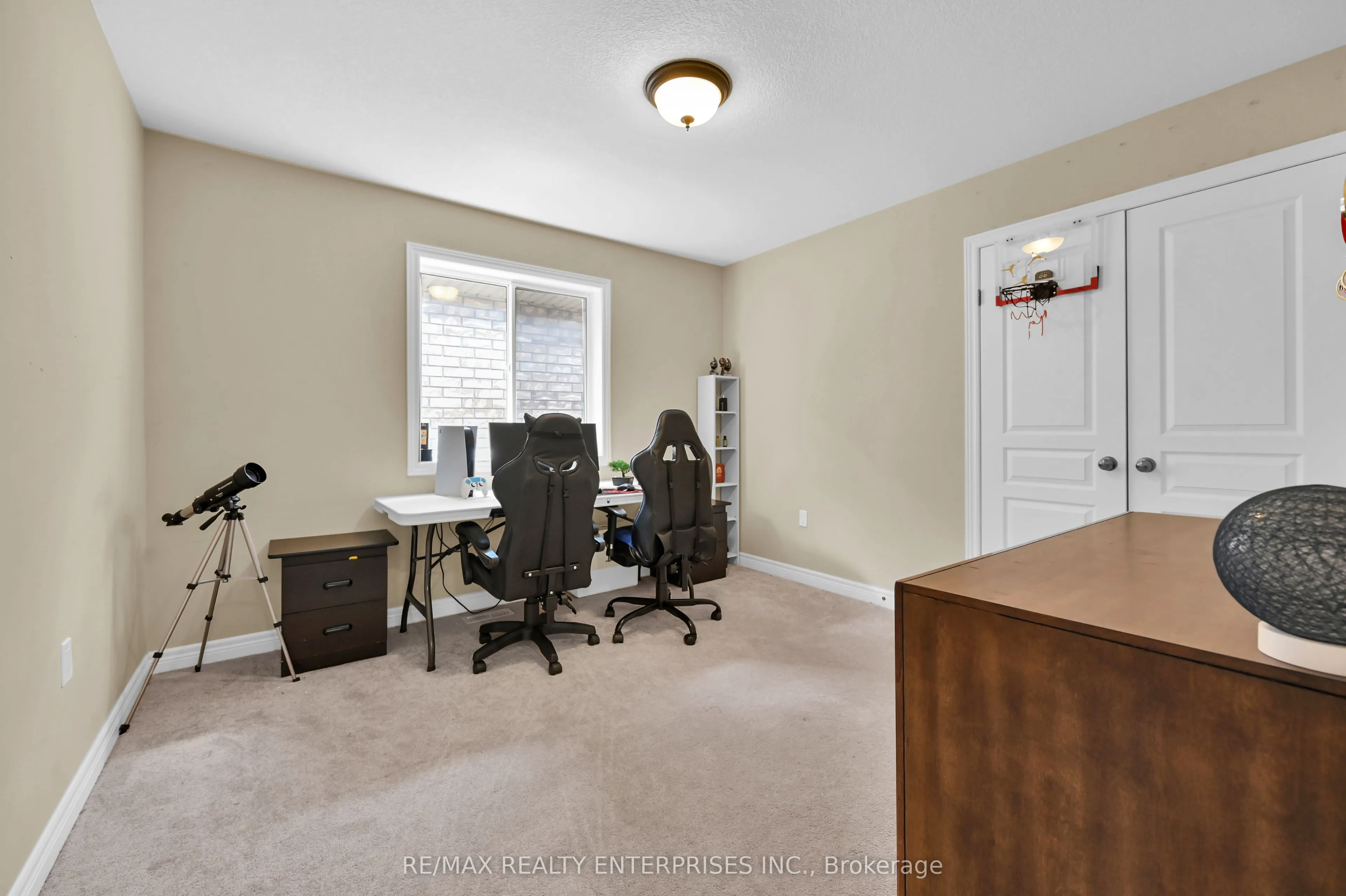 130 Chartwell Circle