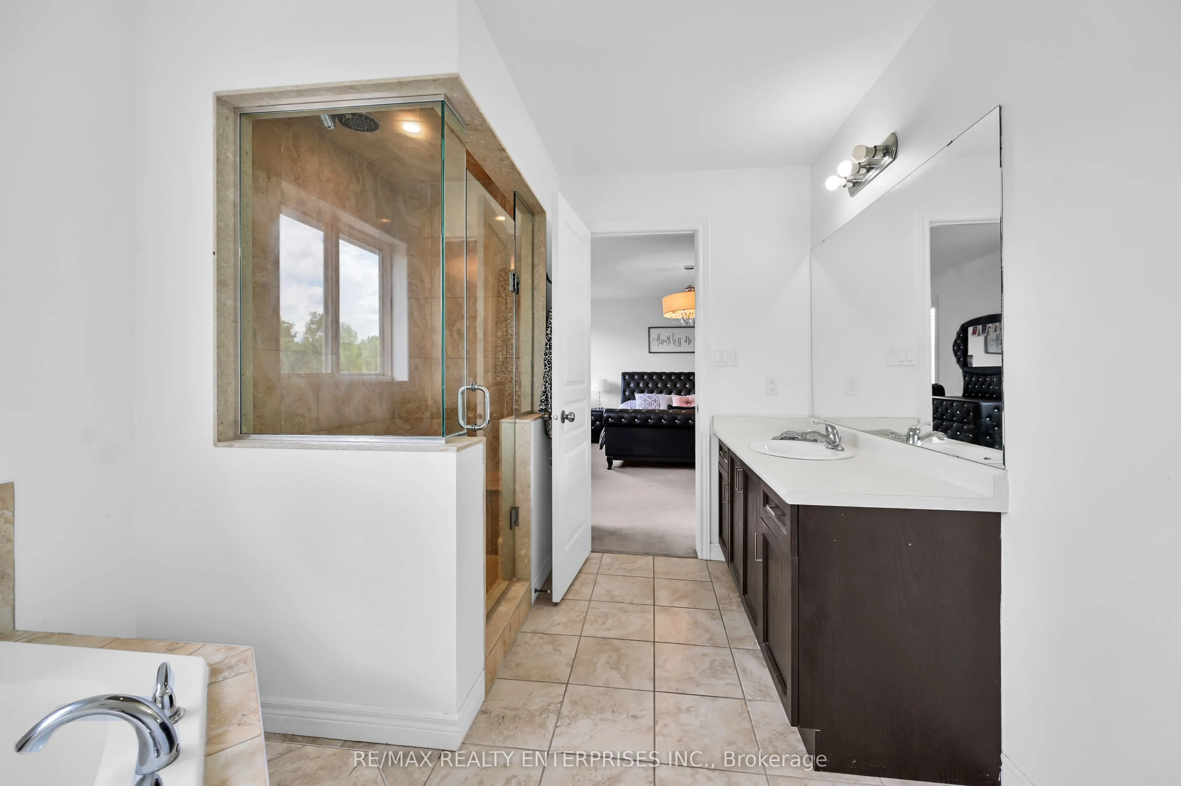 130 Chartwell Circle