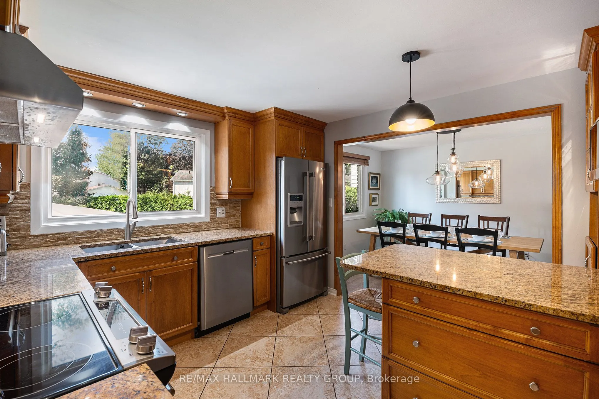 560 Buchanan Crescent