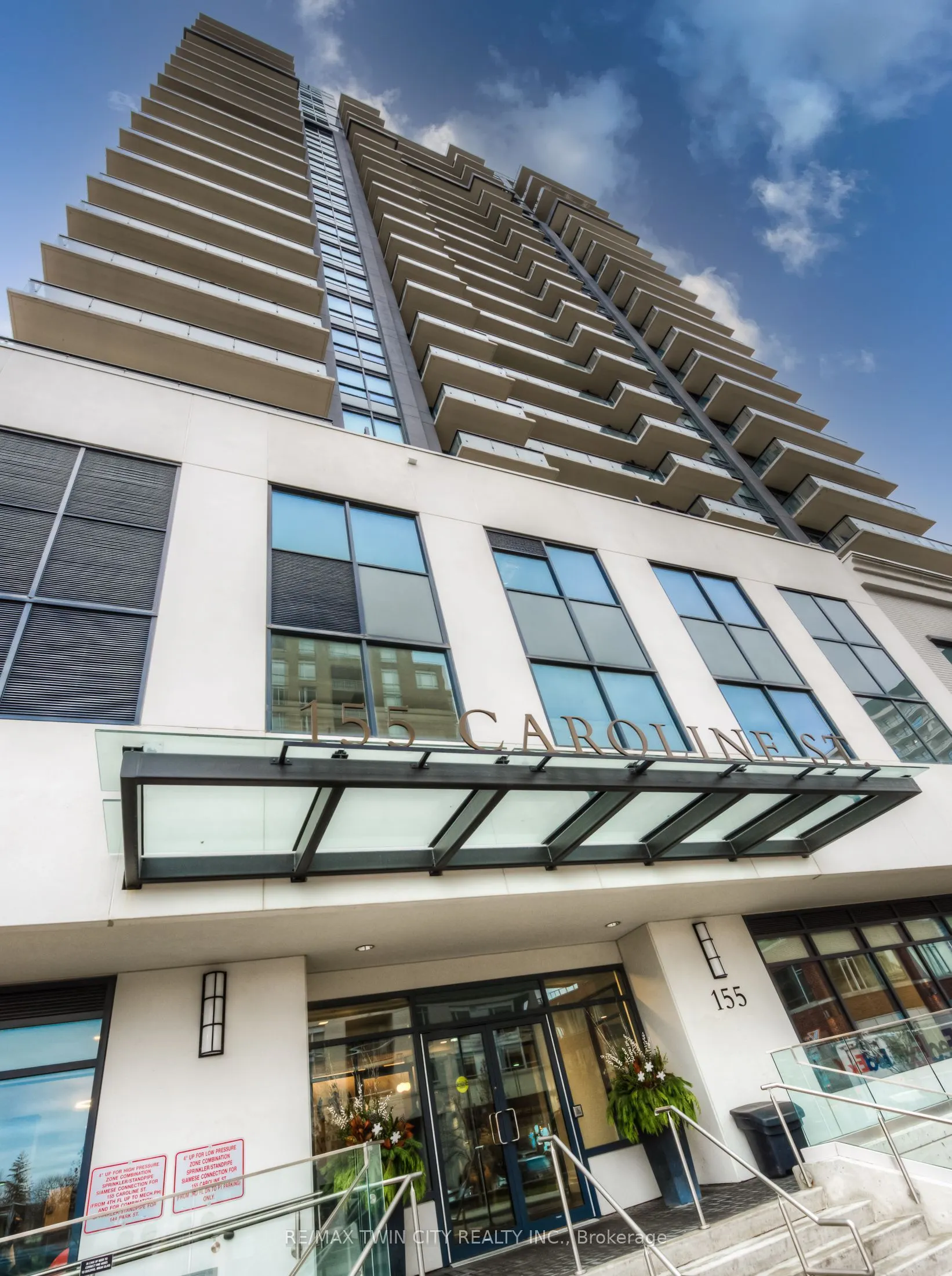 155 Caroline Street S, #606