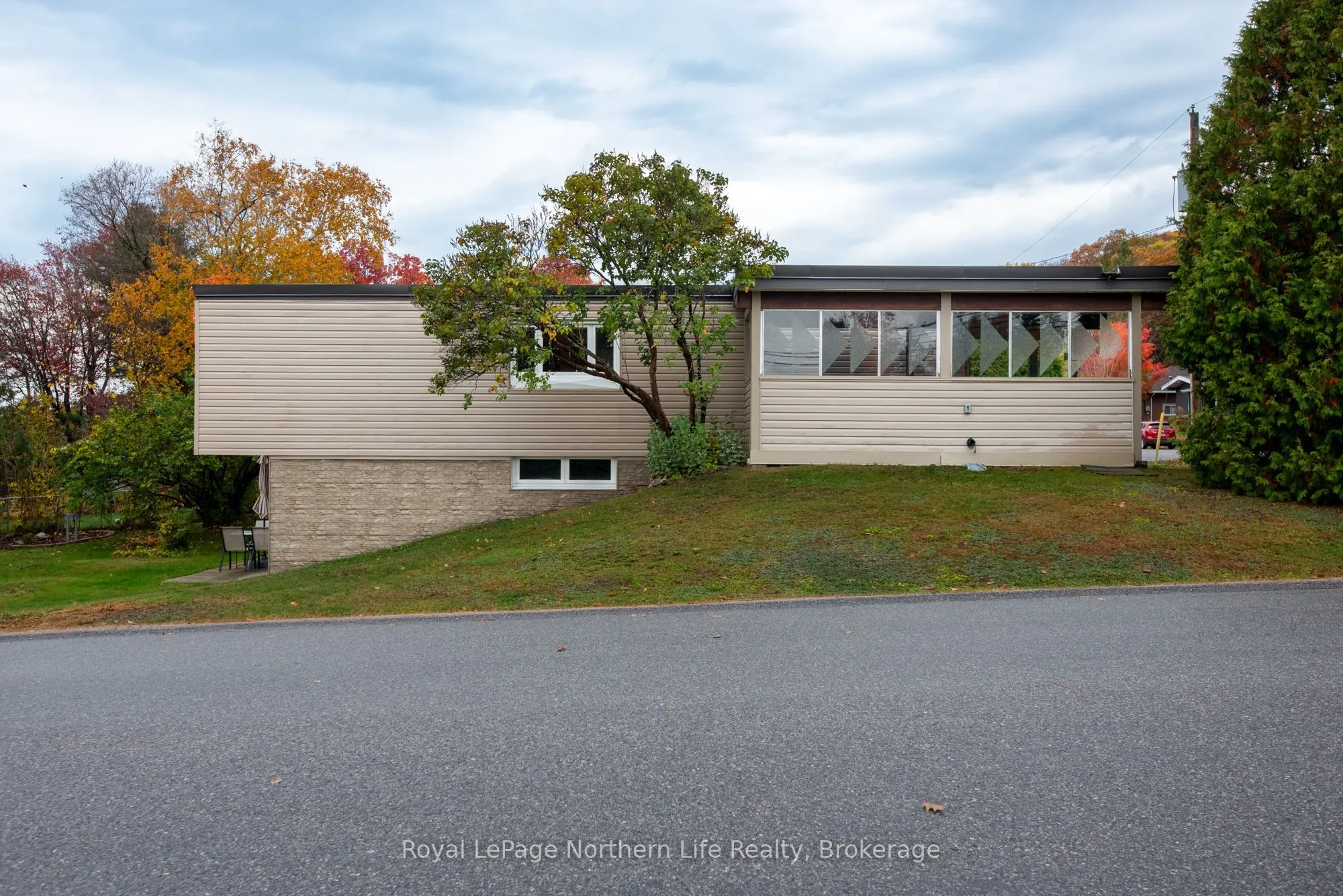 300 Leonard Street