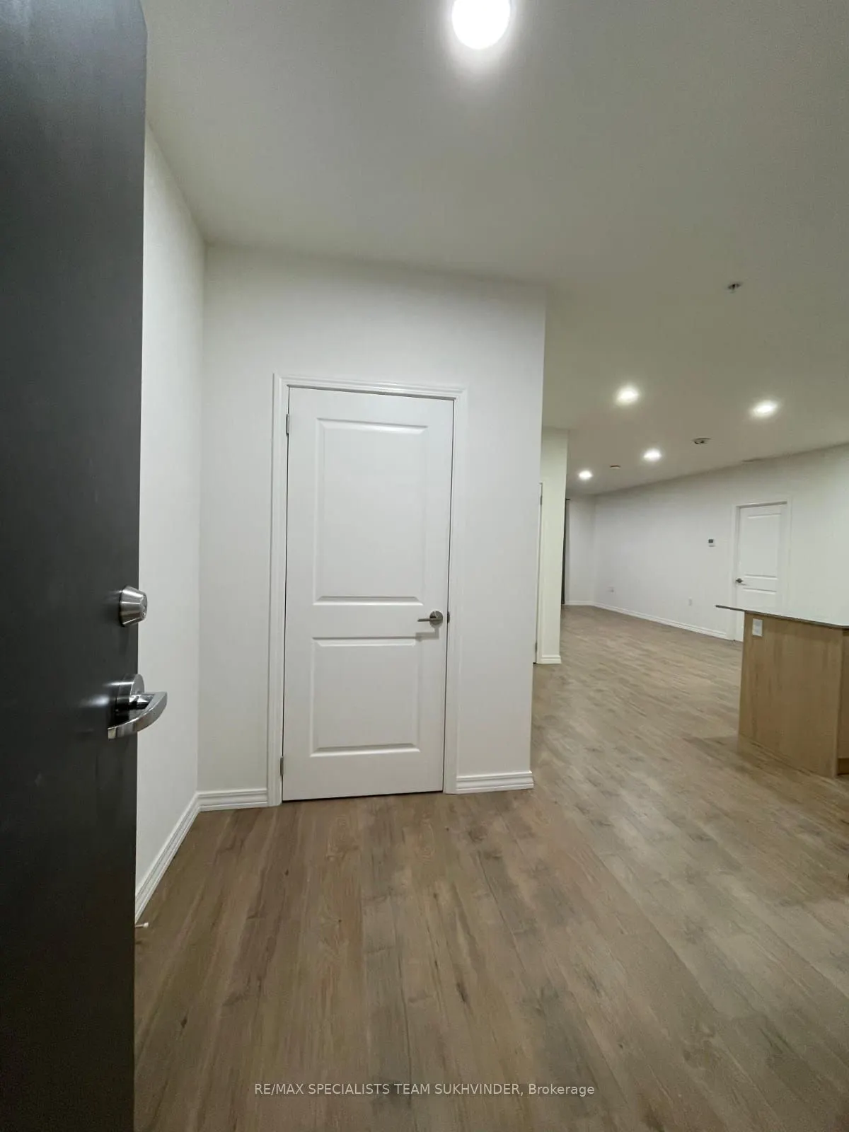 1098 Paisley Road, #503