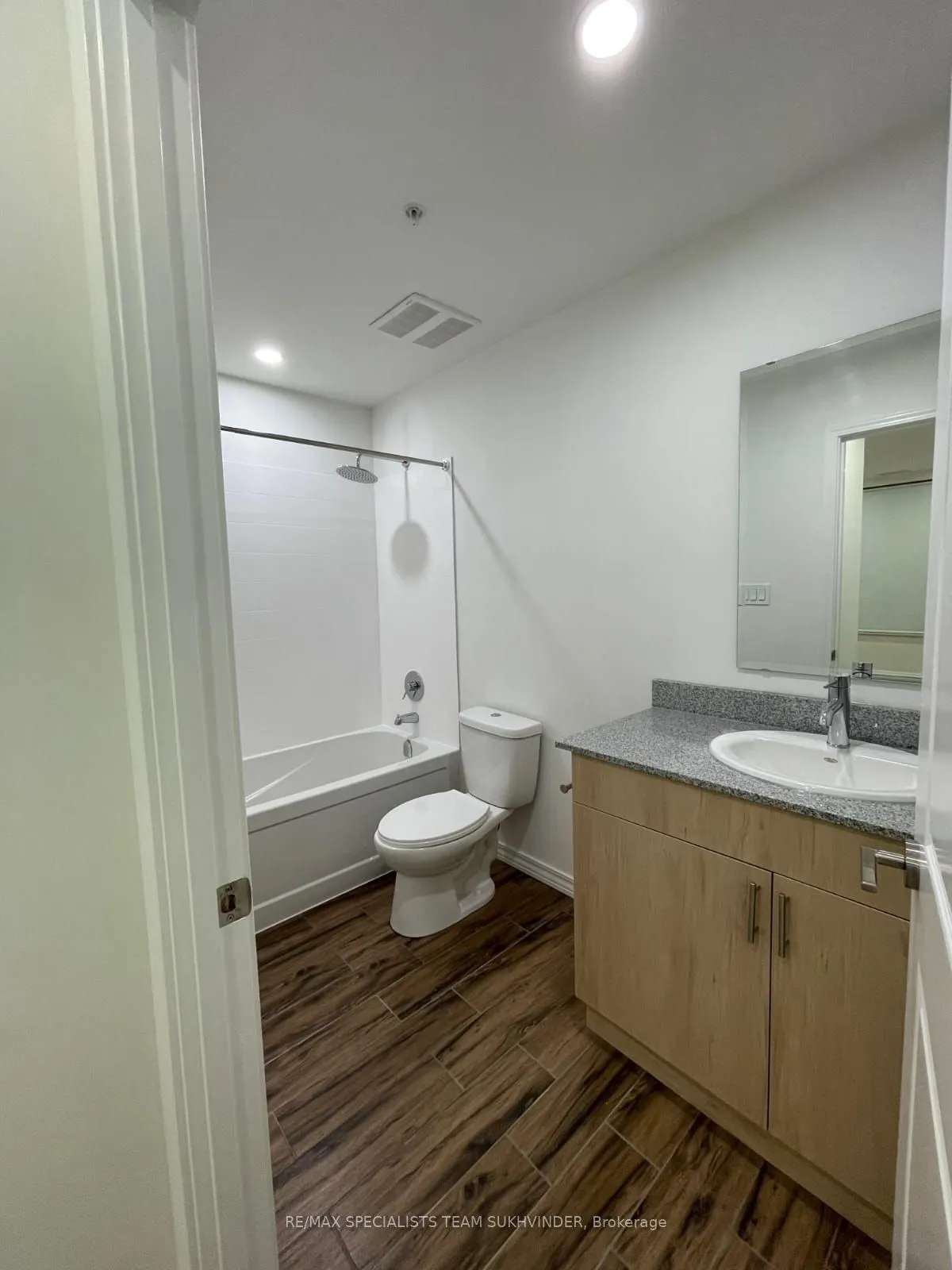 1098 Paisley Road, #503