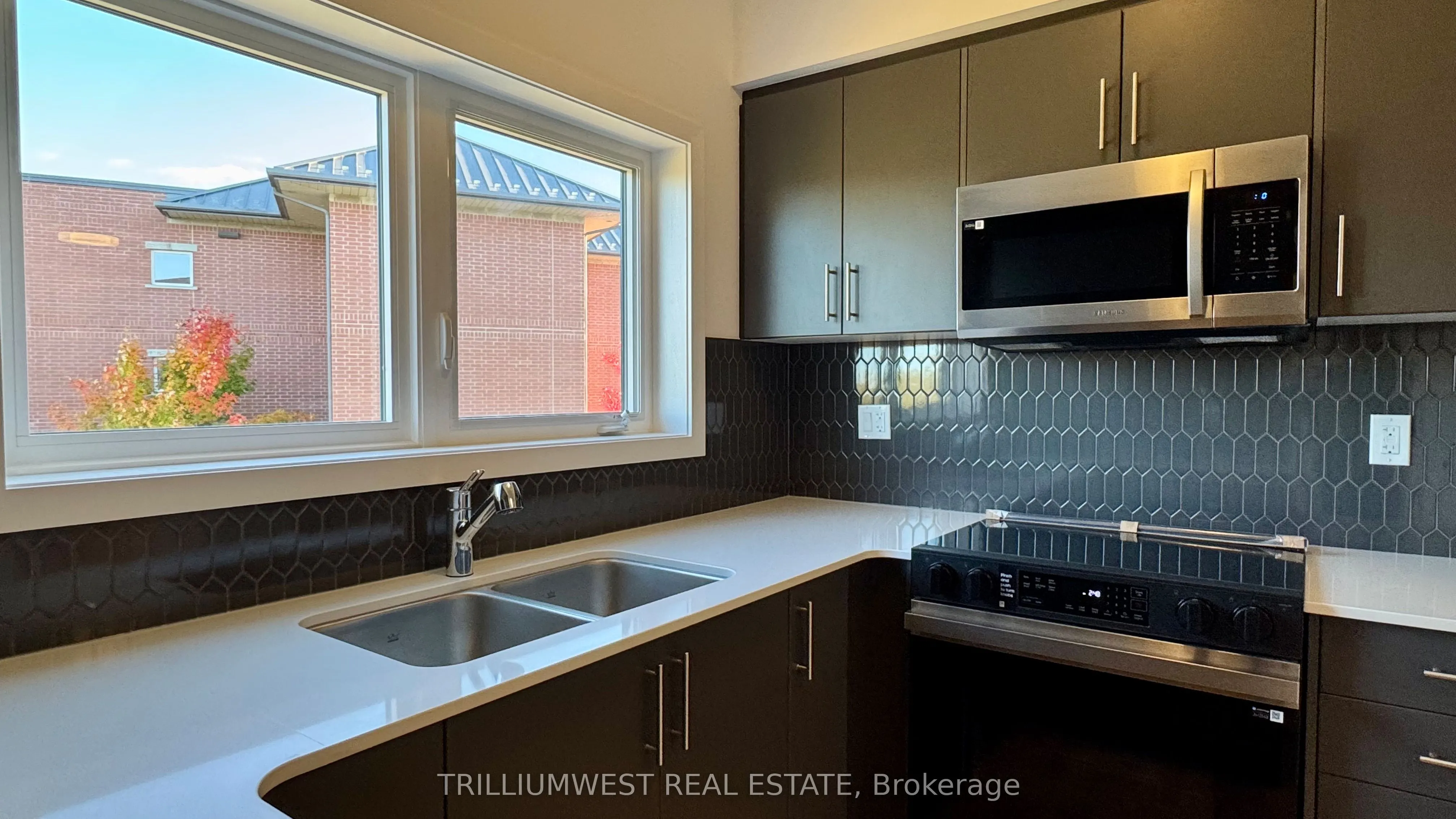940 ST. DAVID Street N, #108