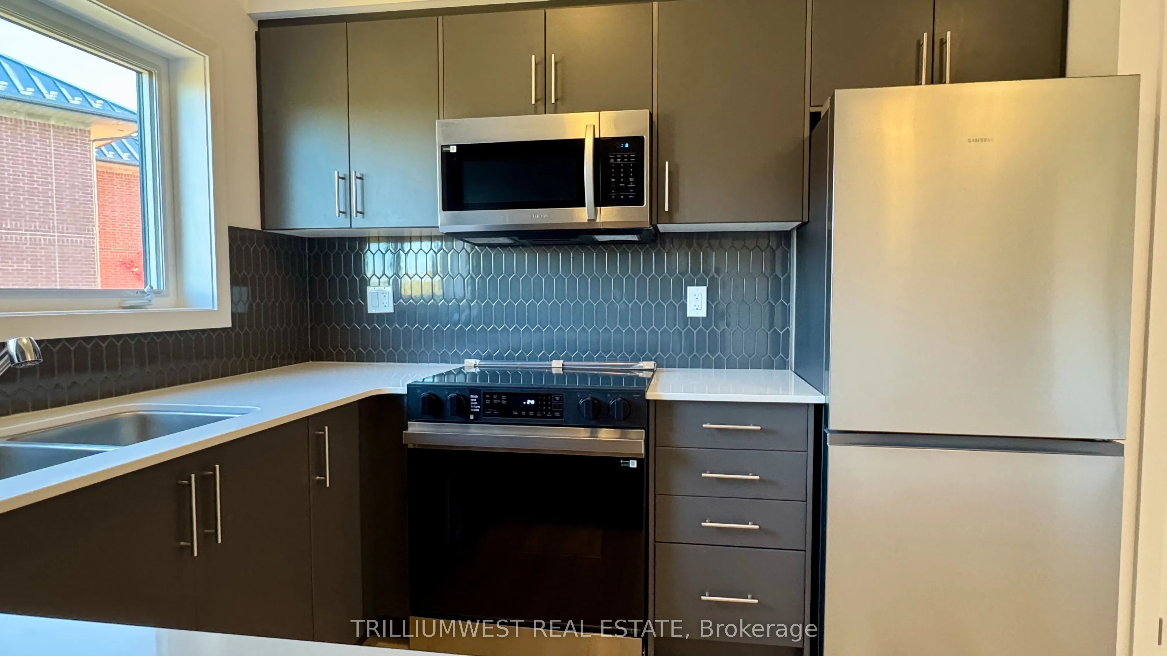 940 ST. DAVID Street N, #108
