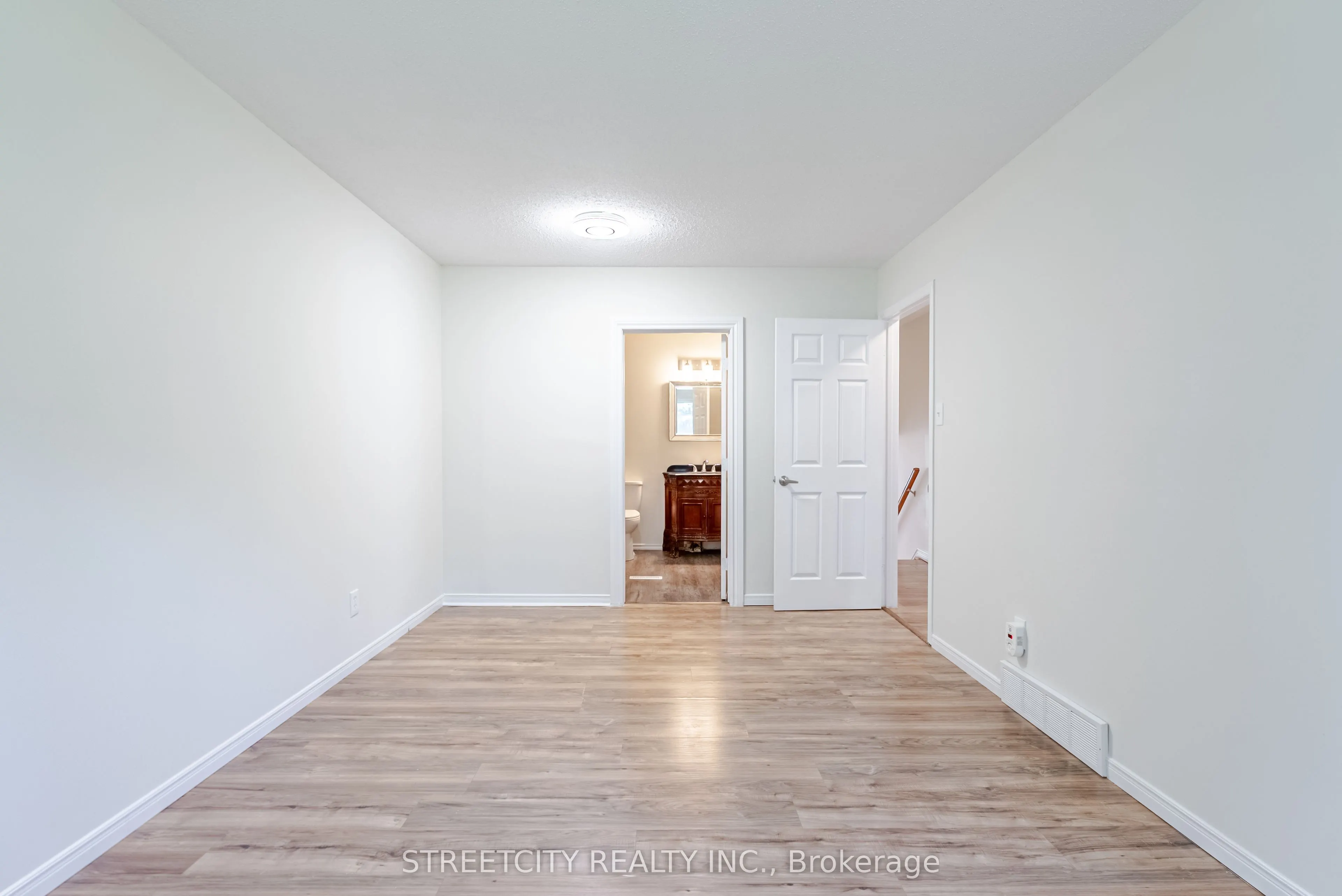 20 Fairchild Crescent
