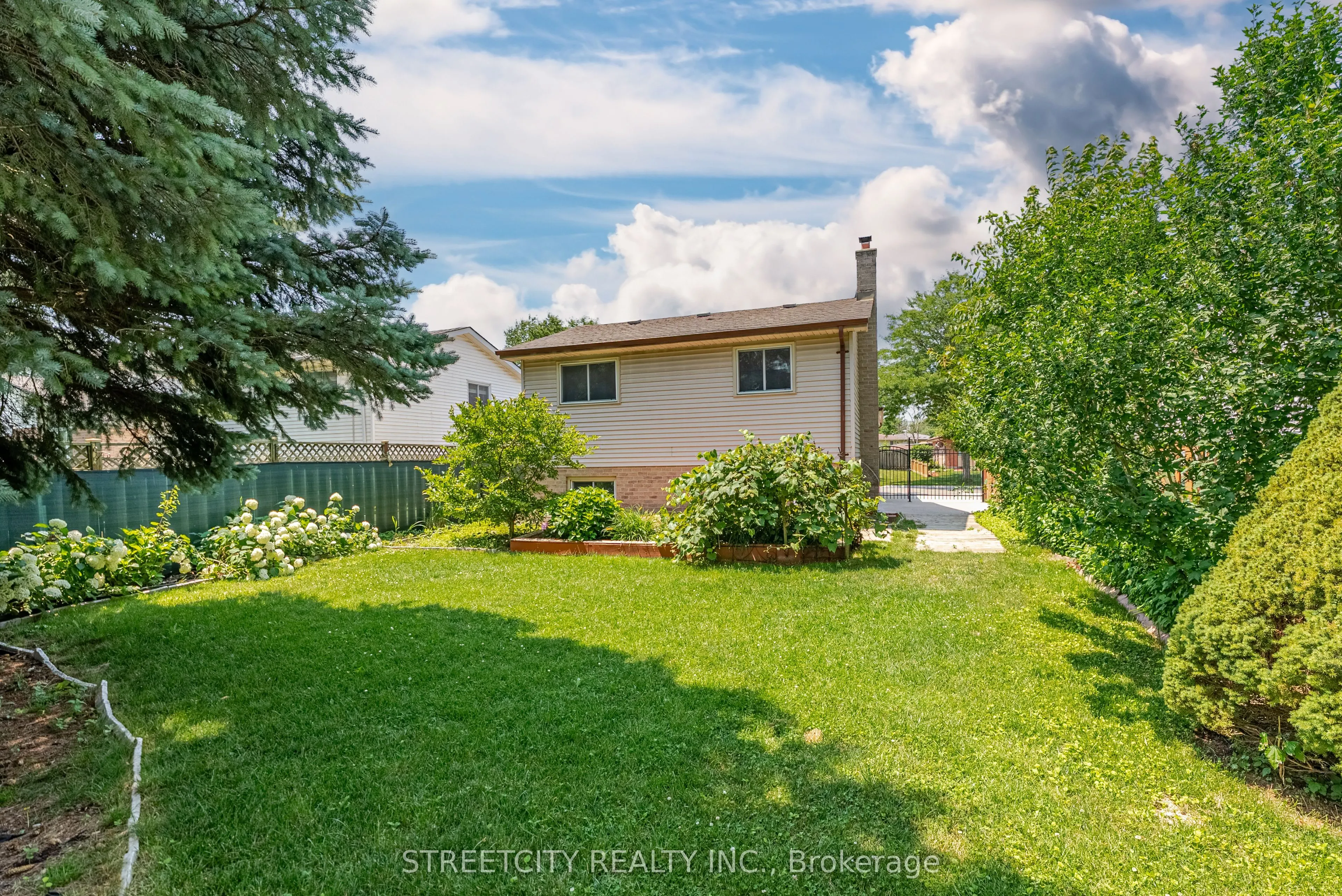 20 Fairchild Crescent