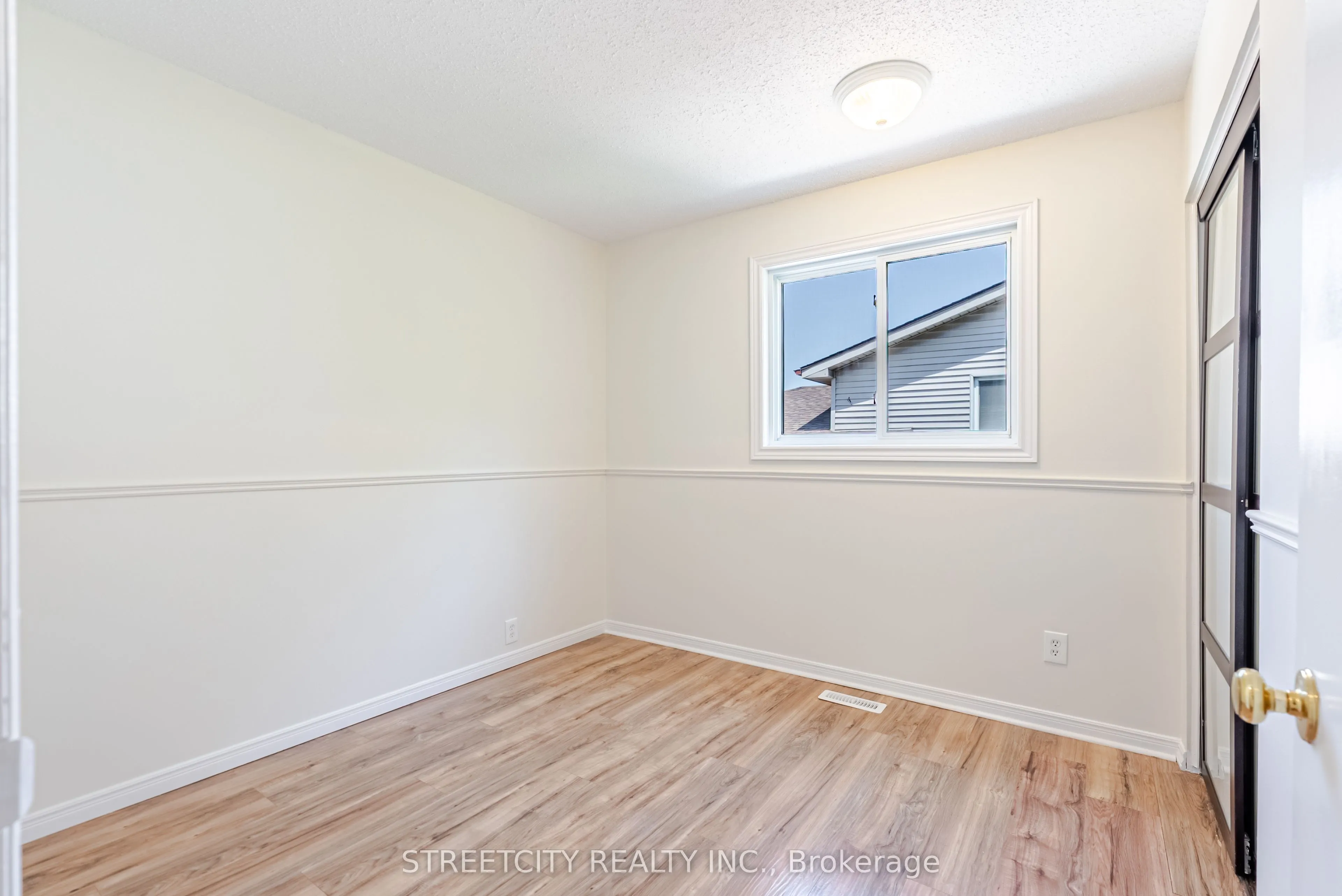 20 Fairchild Crescent