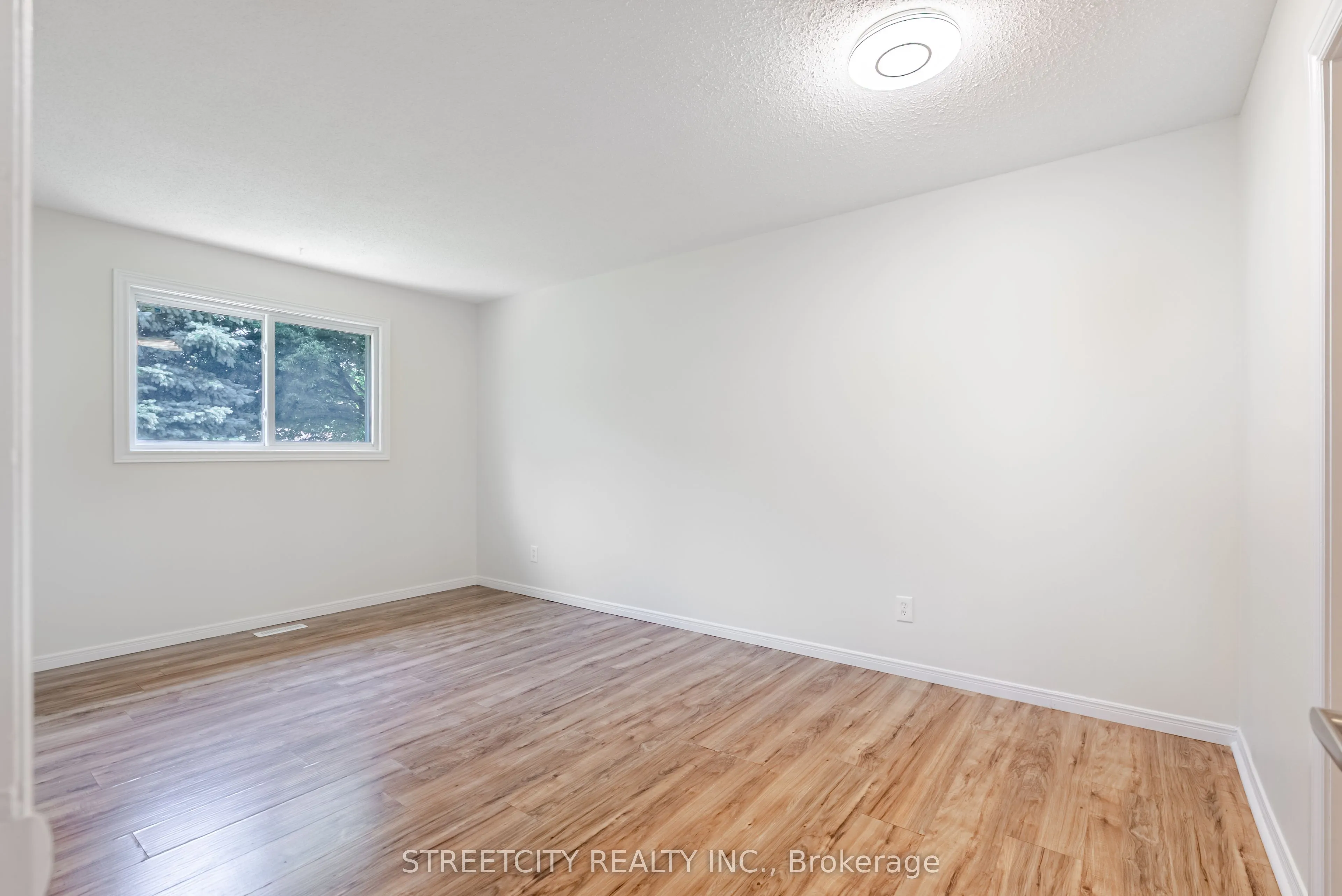 20 Fairchild Crescent