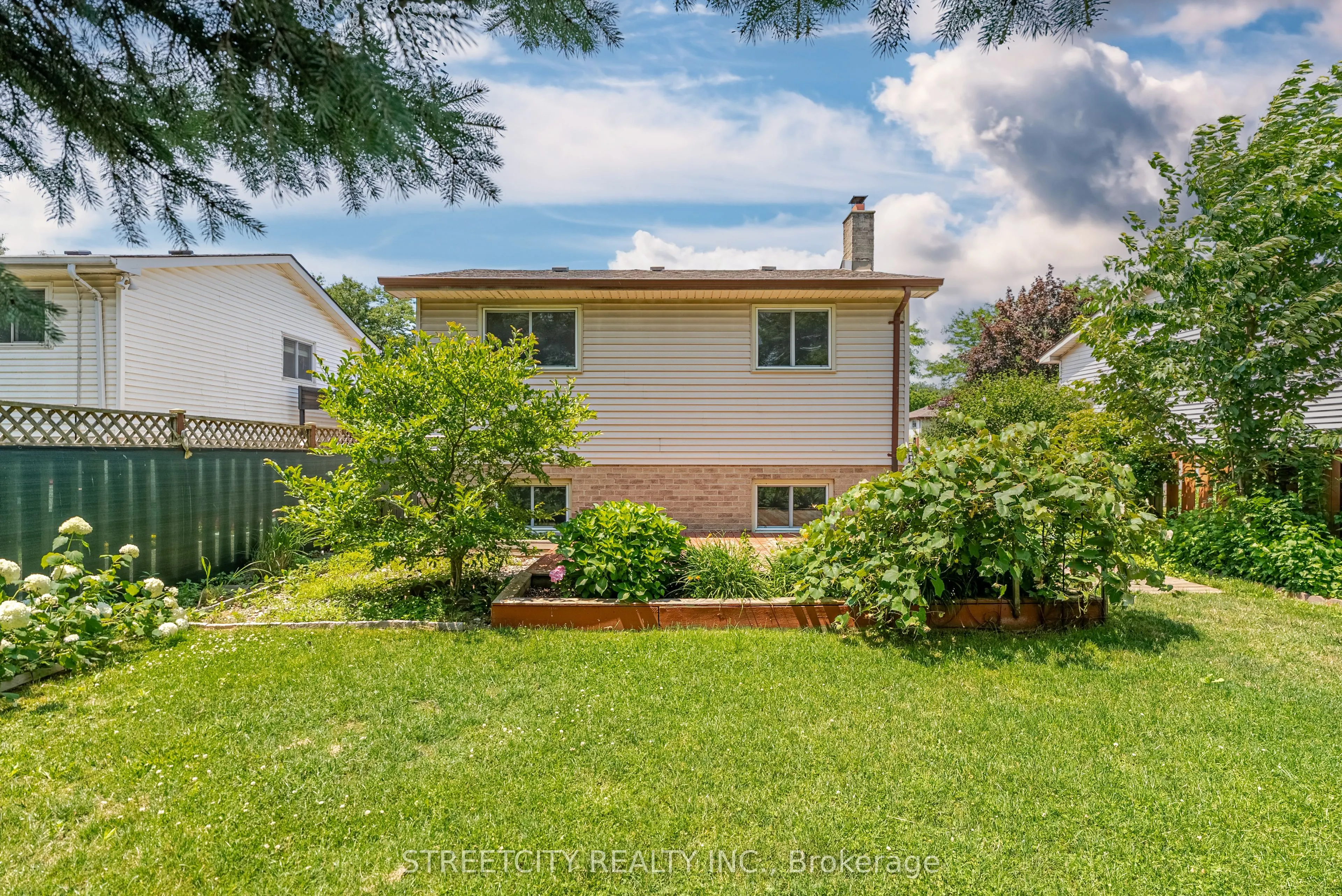 20 Fairchild Crescent