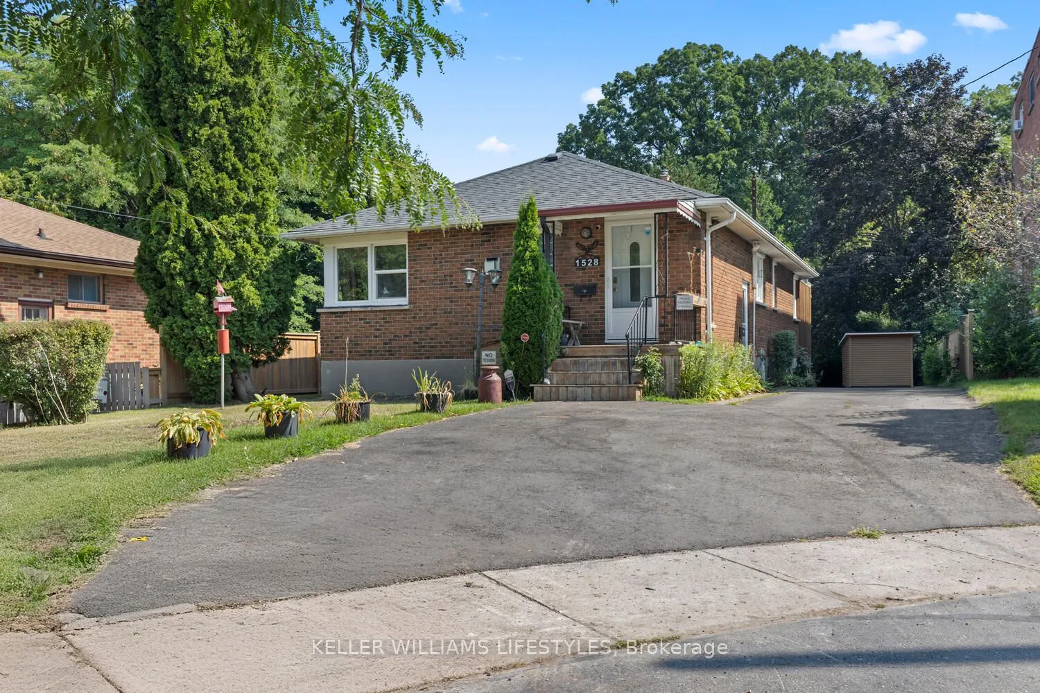 1528 Mclarenwood Terrace