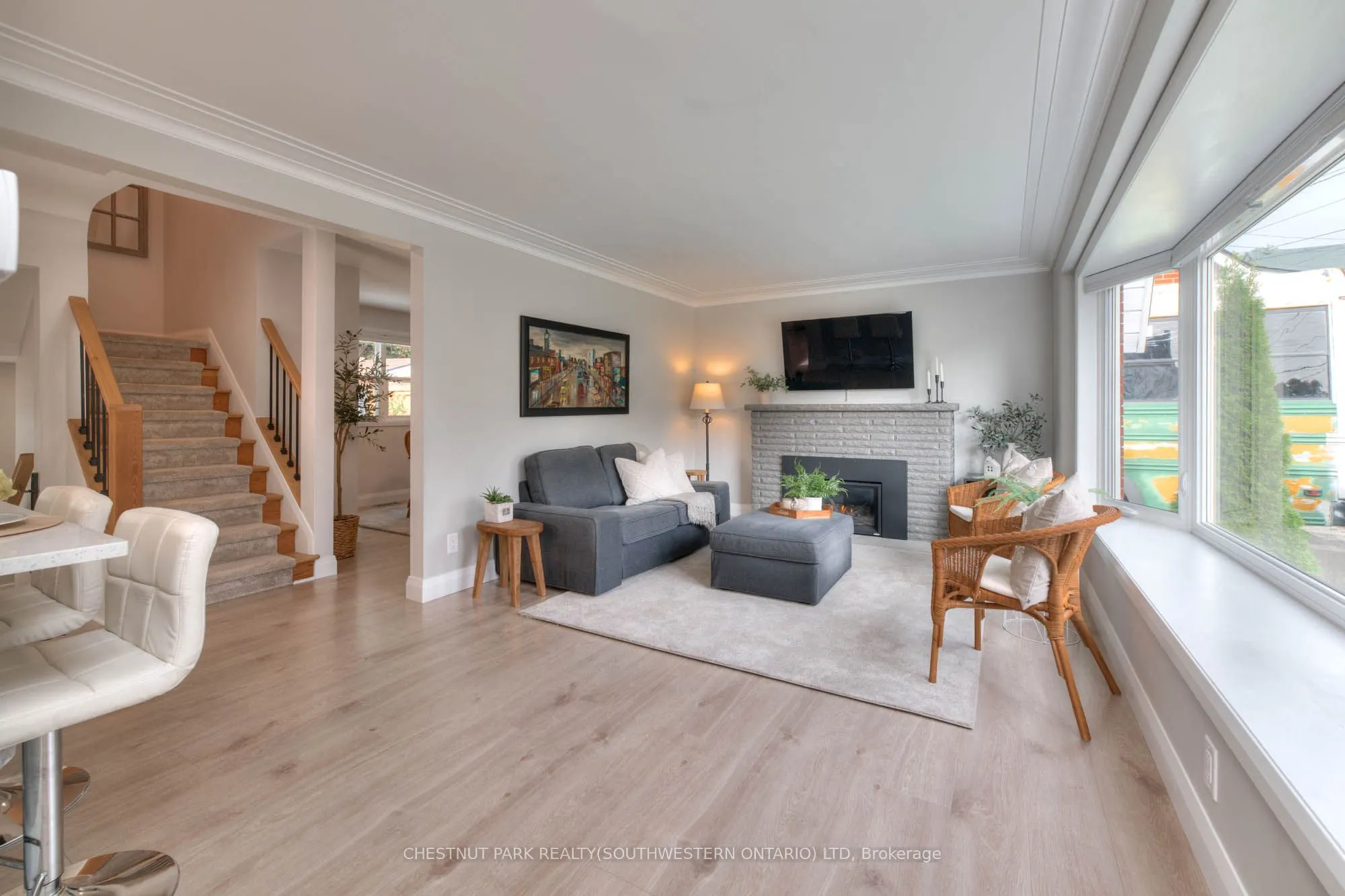 112 Cedar Street S