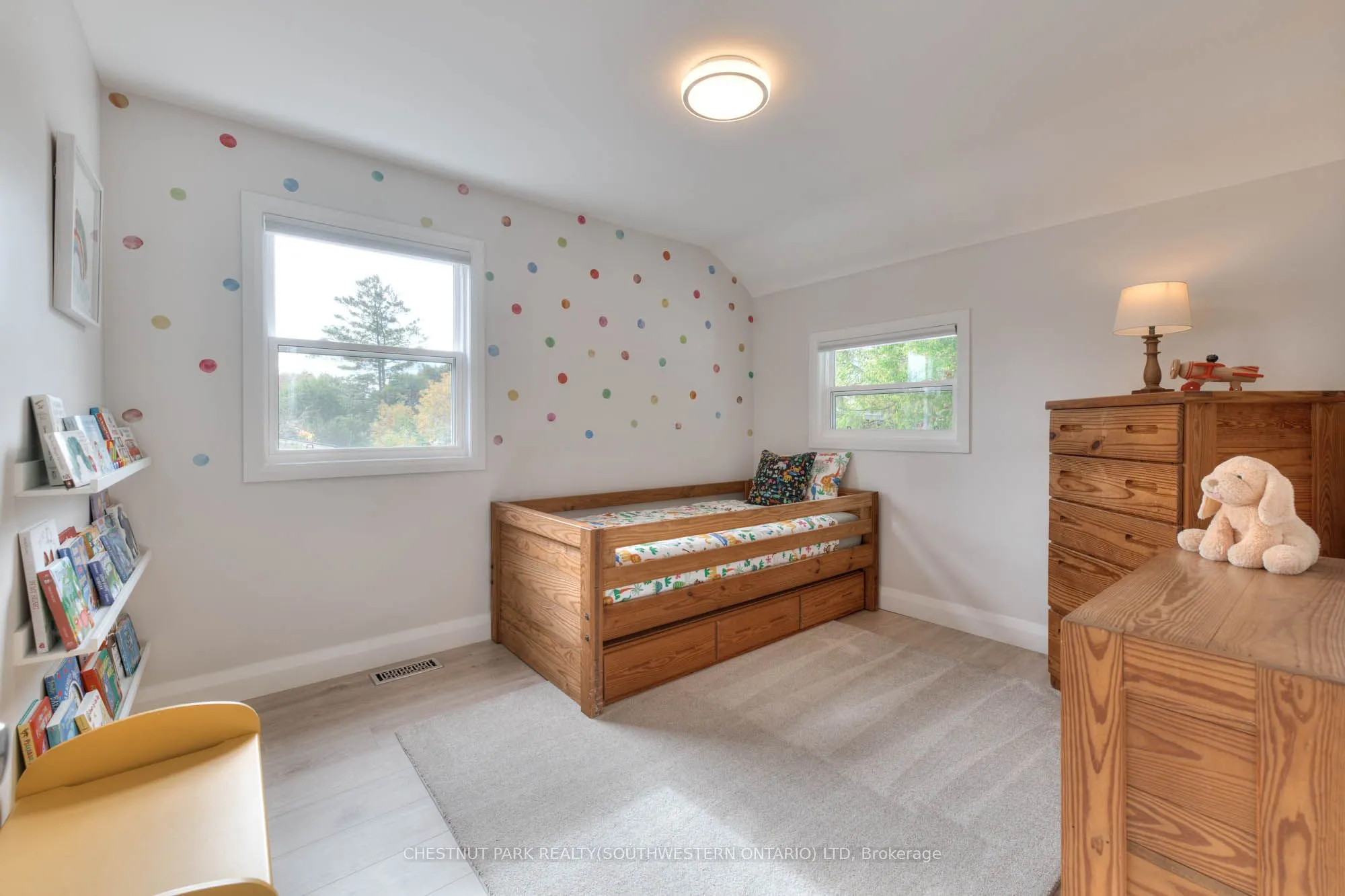 112 Cedar Street S
