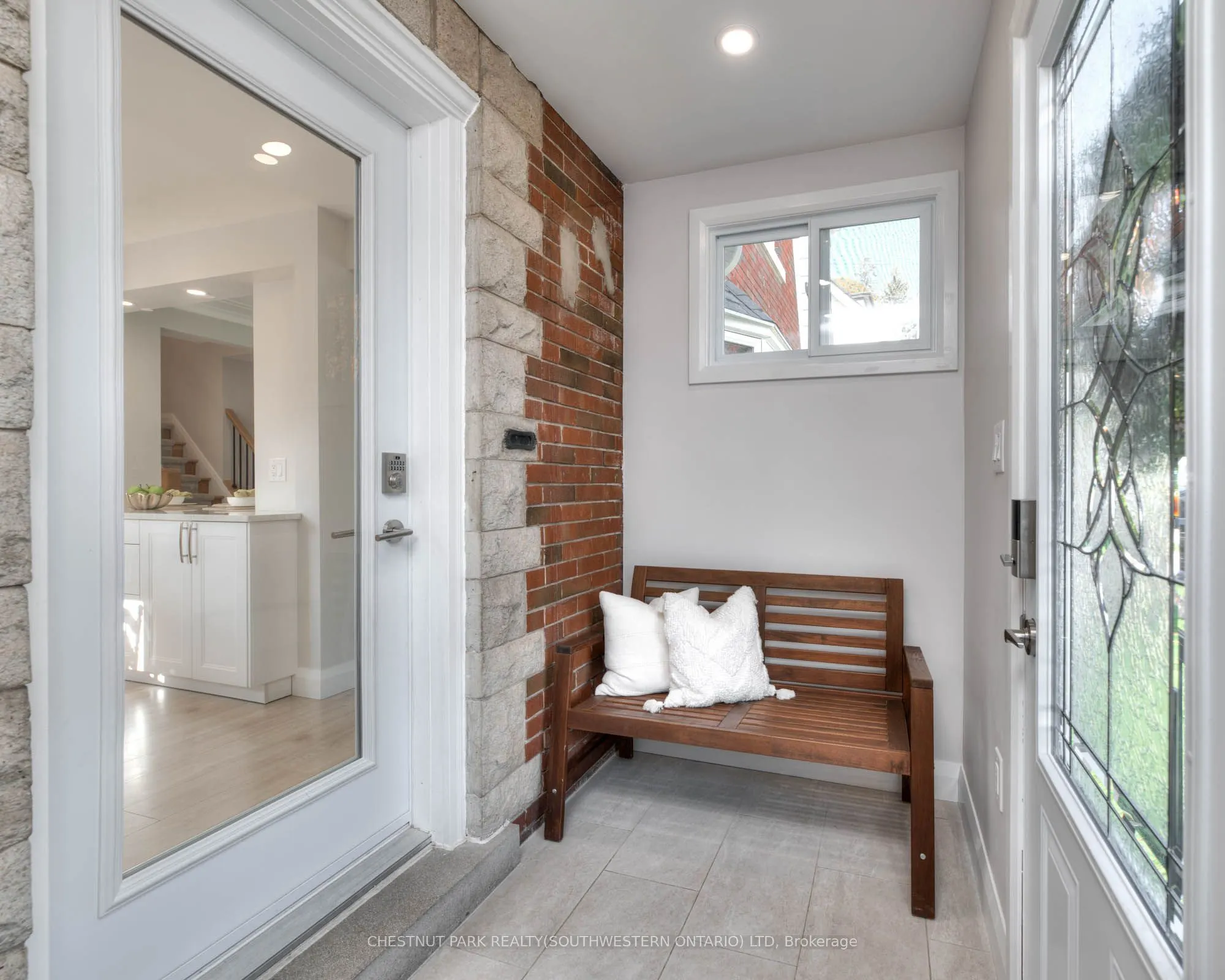 112 Cedar Street S