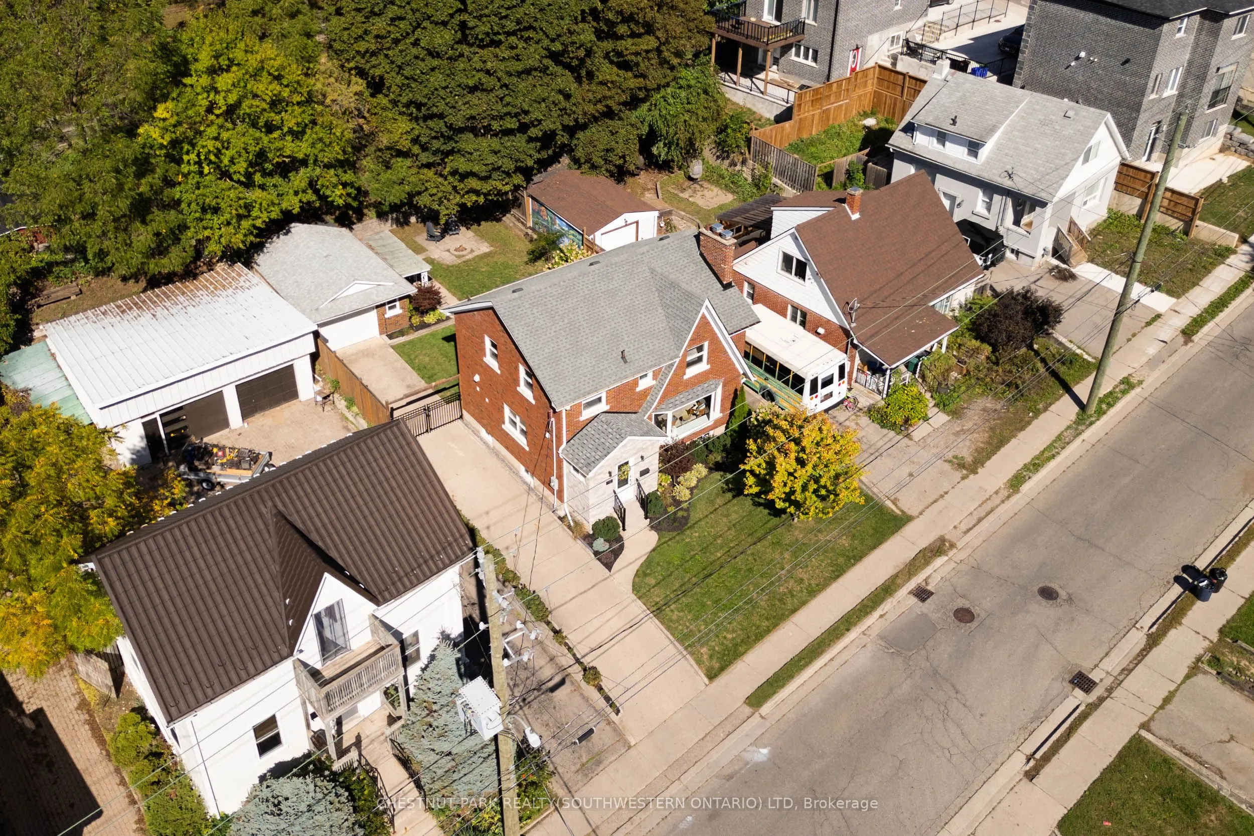 112 Cedar Street S