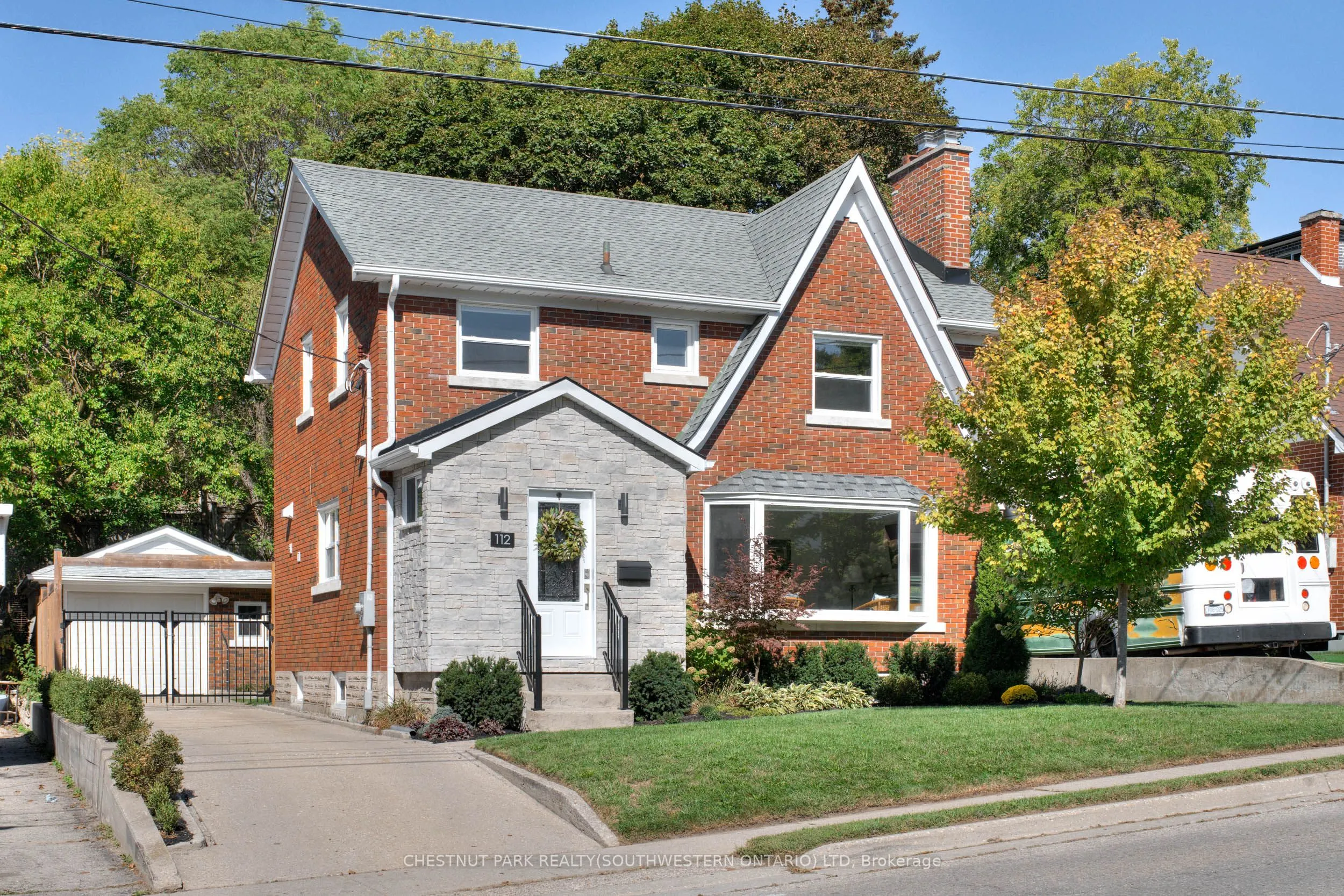 112 Cedar Street S