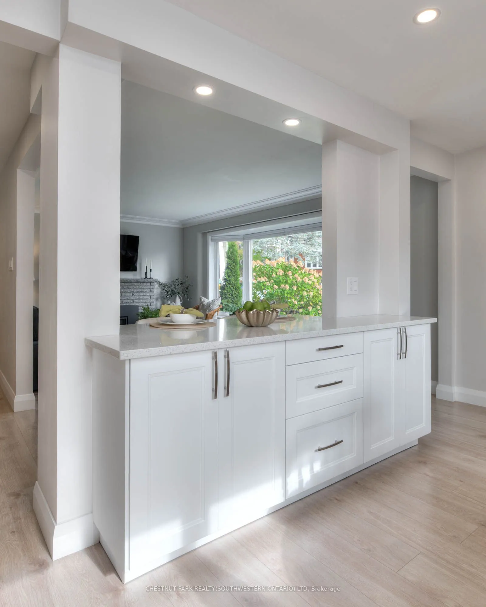112 Cedar Street S