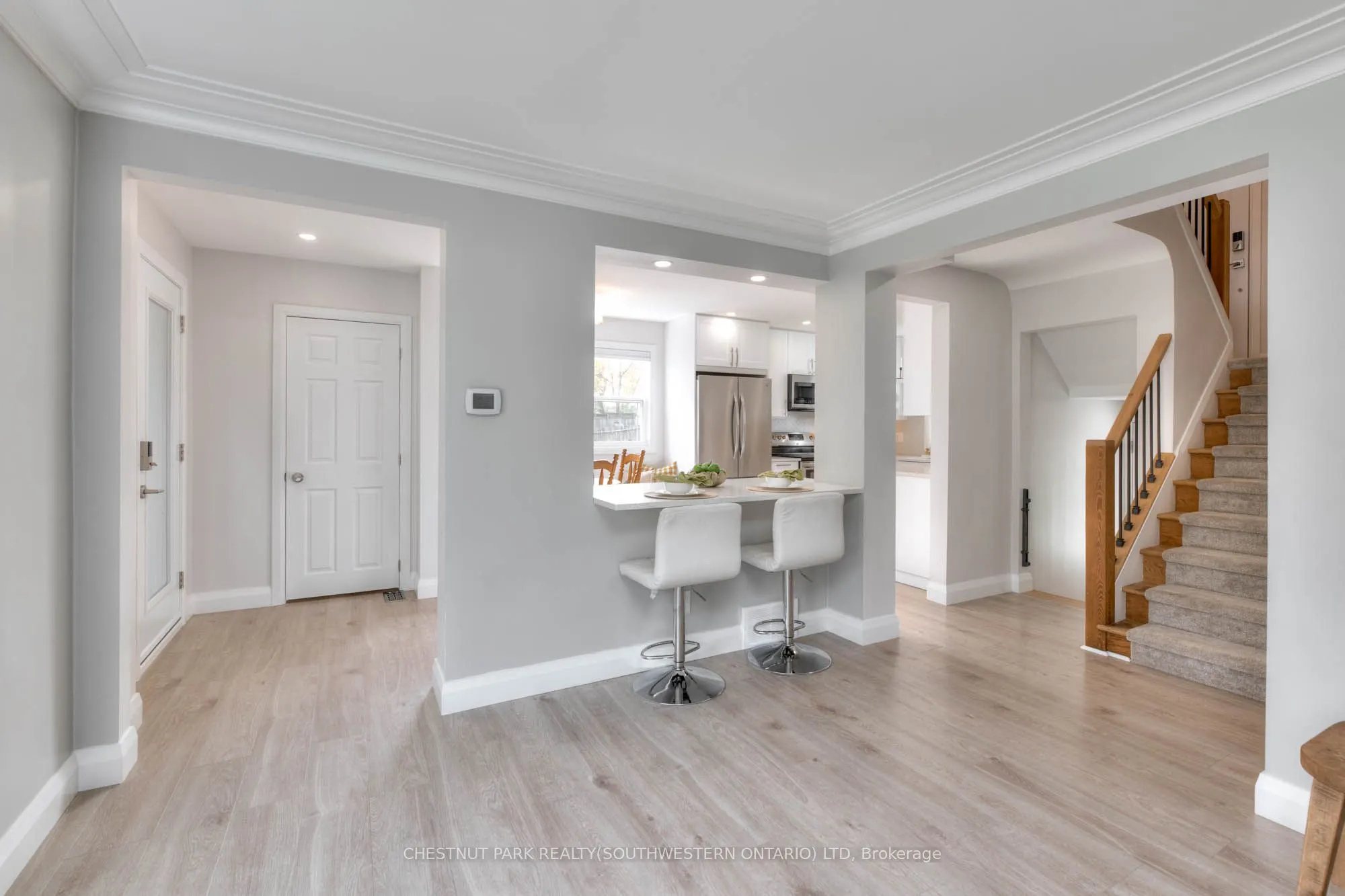 112 Cedar Street S
