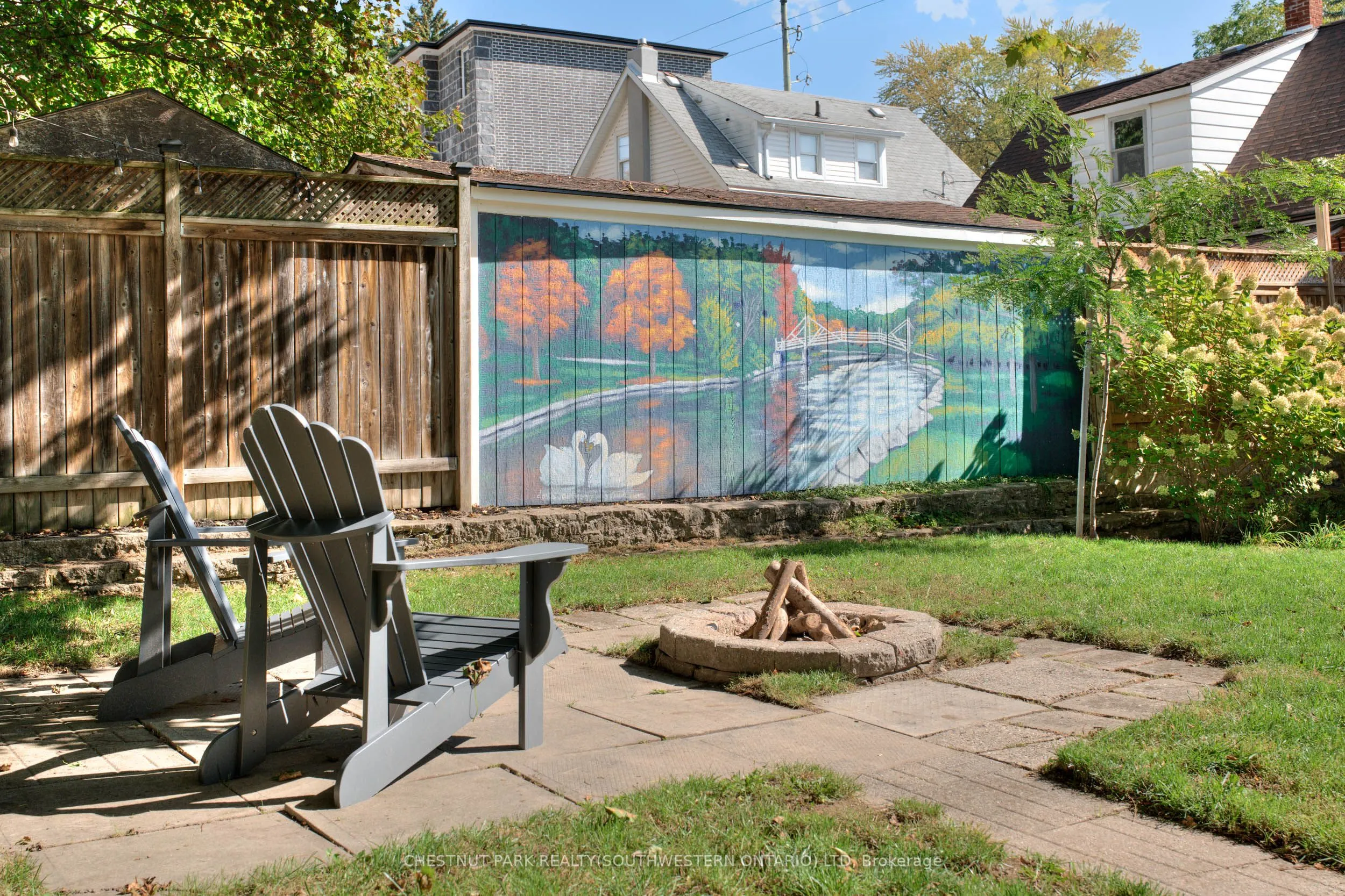 112 Cedar Street S