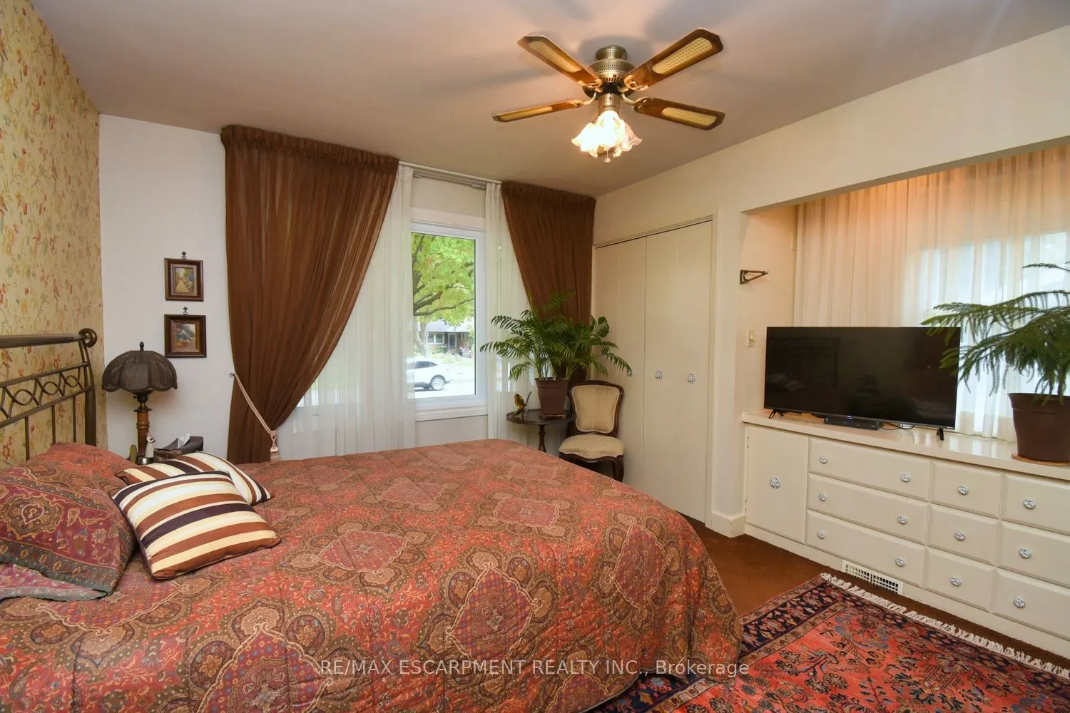 32 Grant Boulevard
