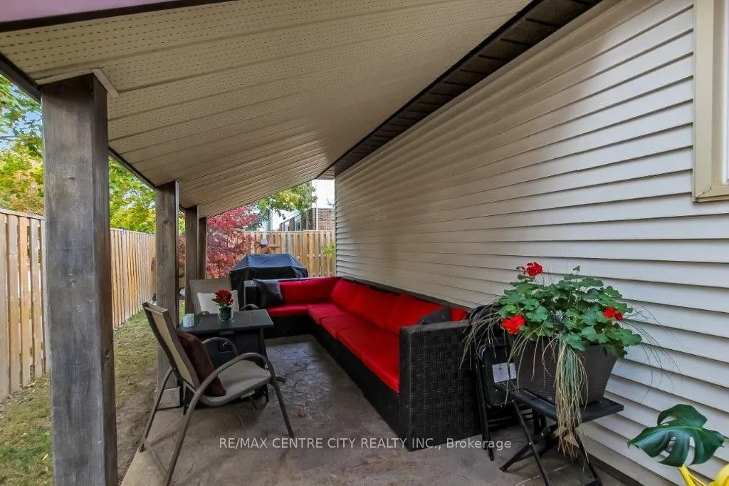 2 Aldersbrook Crescent