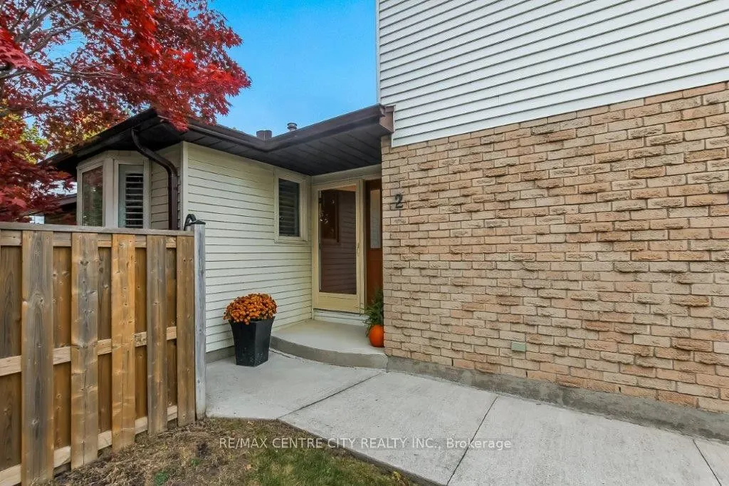 2 Aldersbrook Crescent