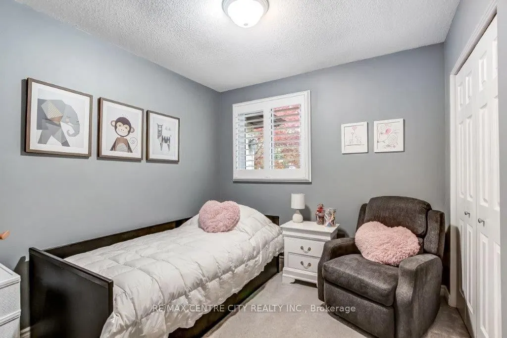2 Aldersbrook Crescent