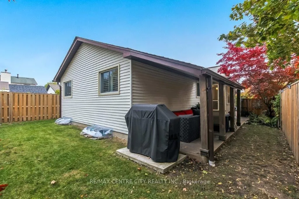 2 Aldersbrook Crescent