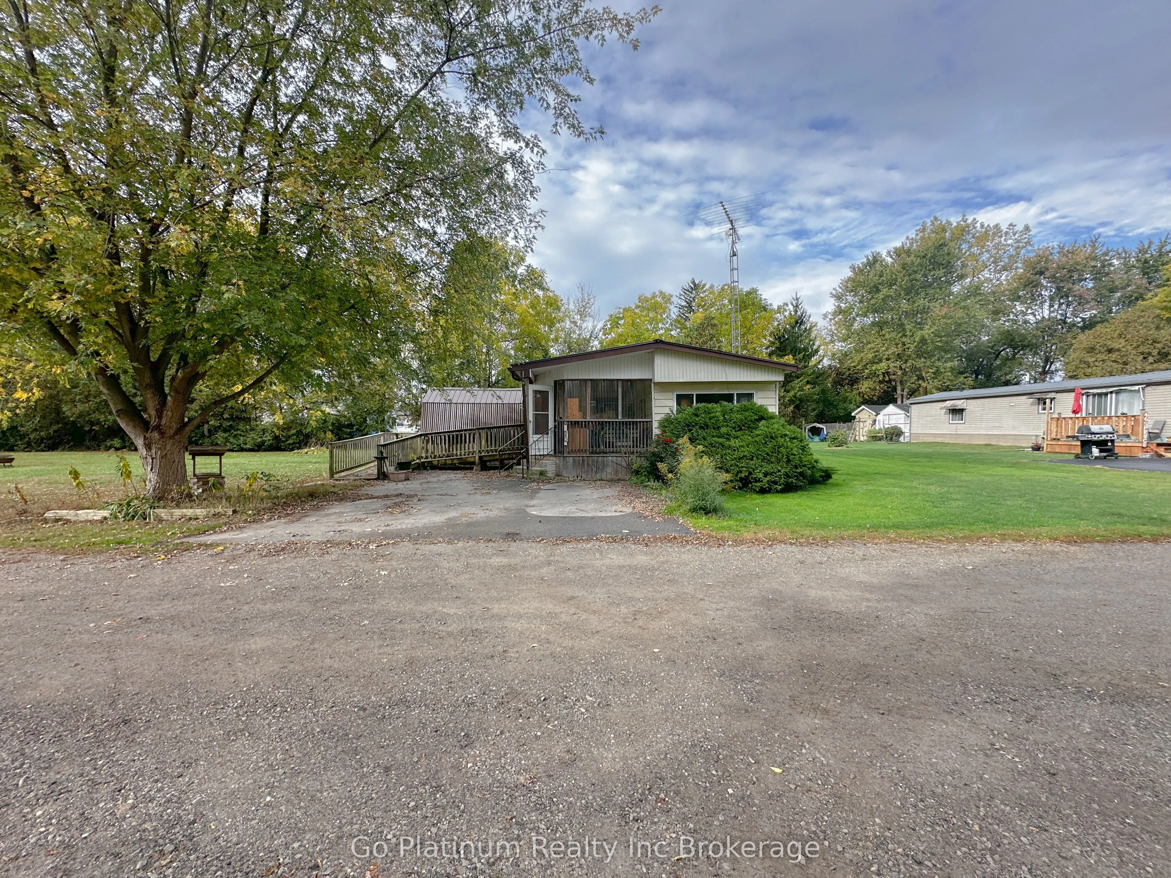 15 (45 Spruce Lane) Oak Lane