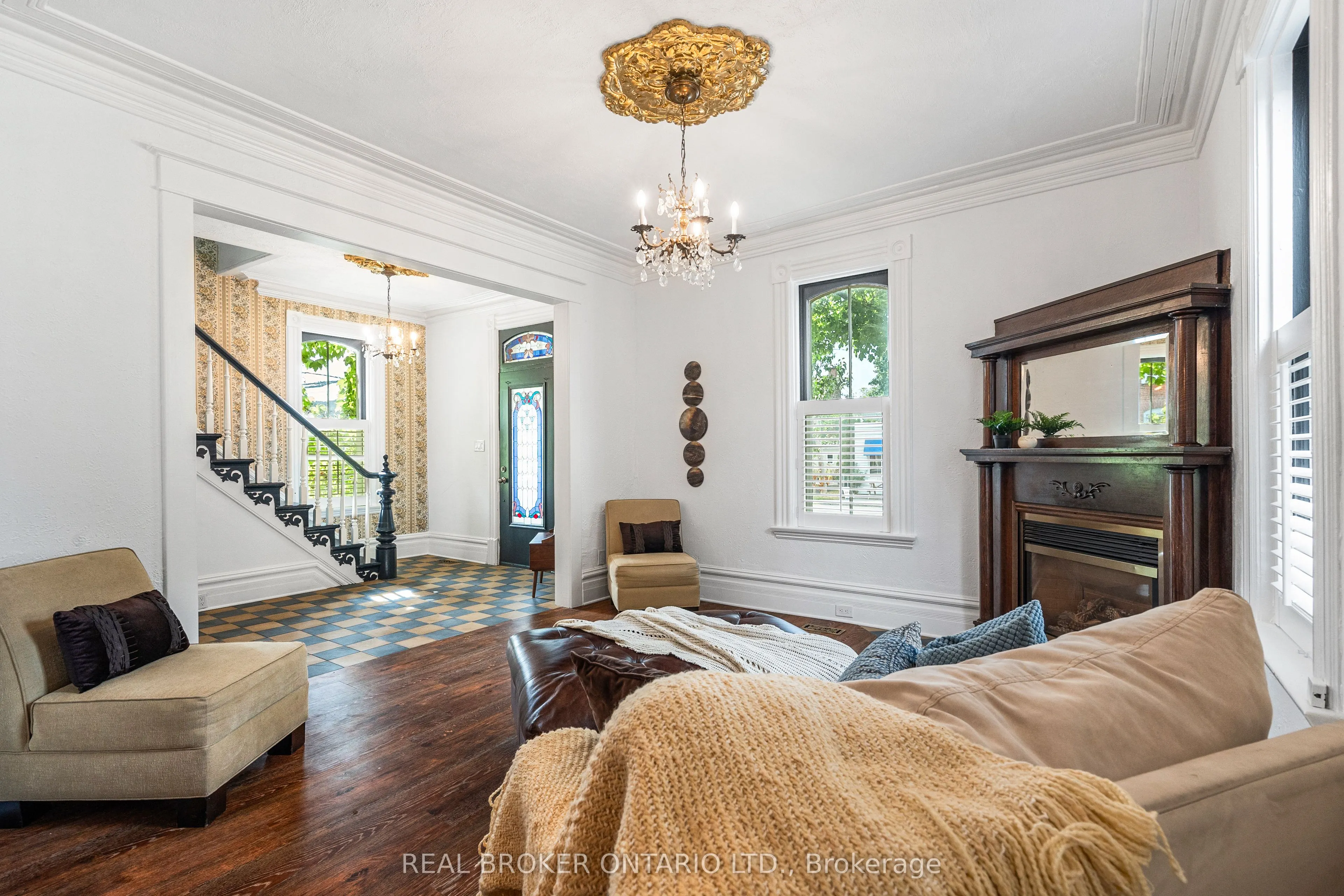 74 LAKE Avenue W