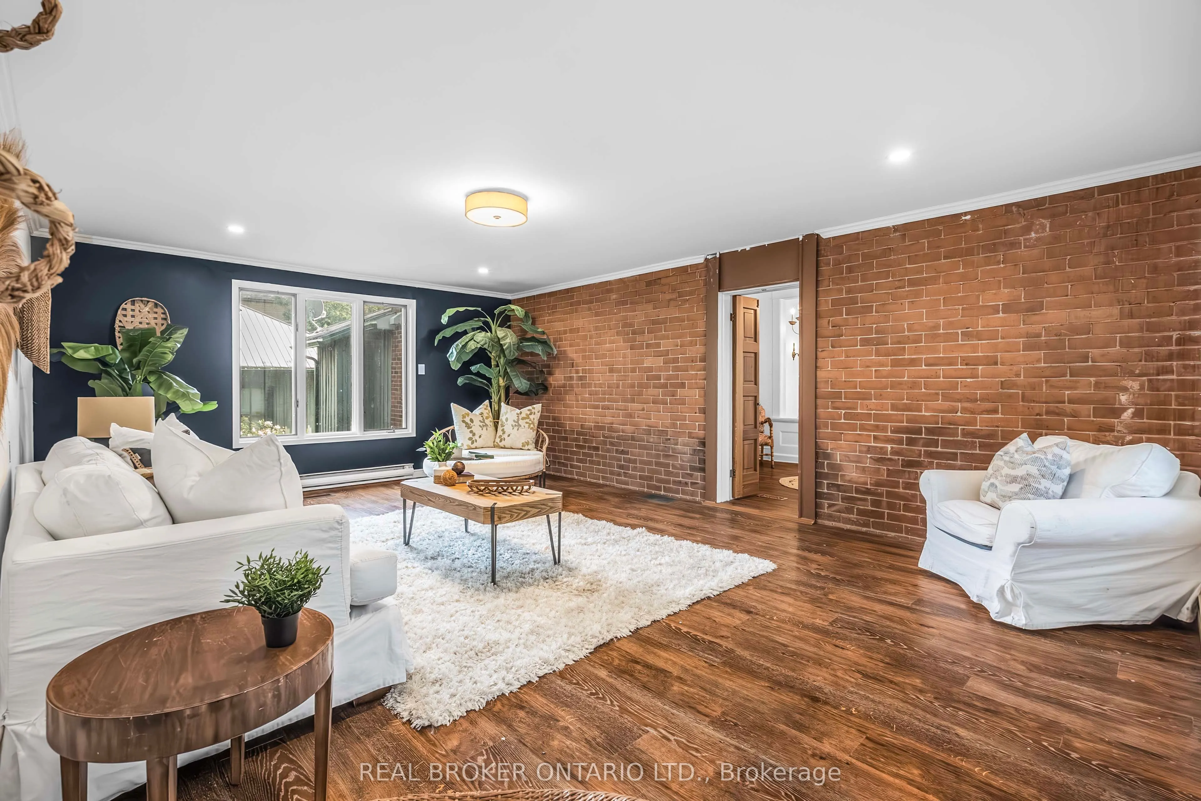 74 LAKE Avenue W