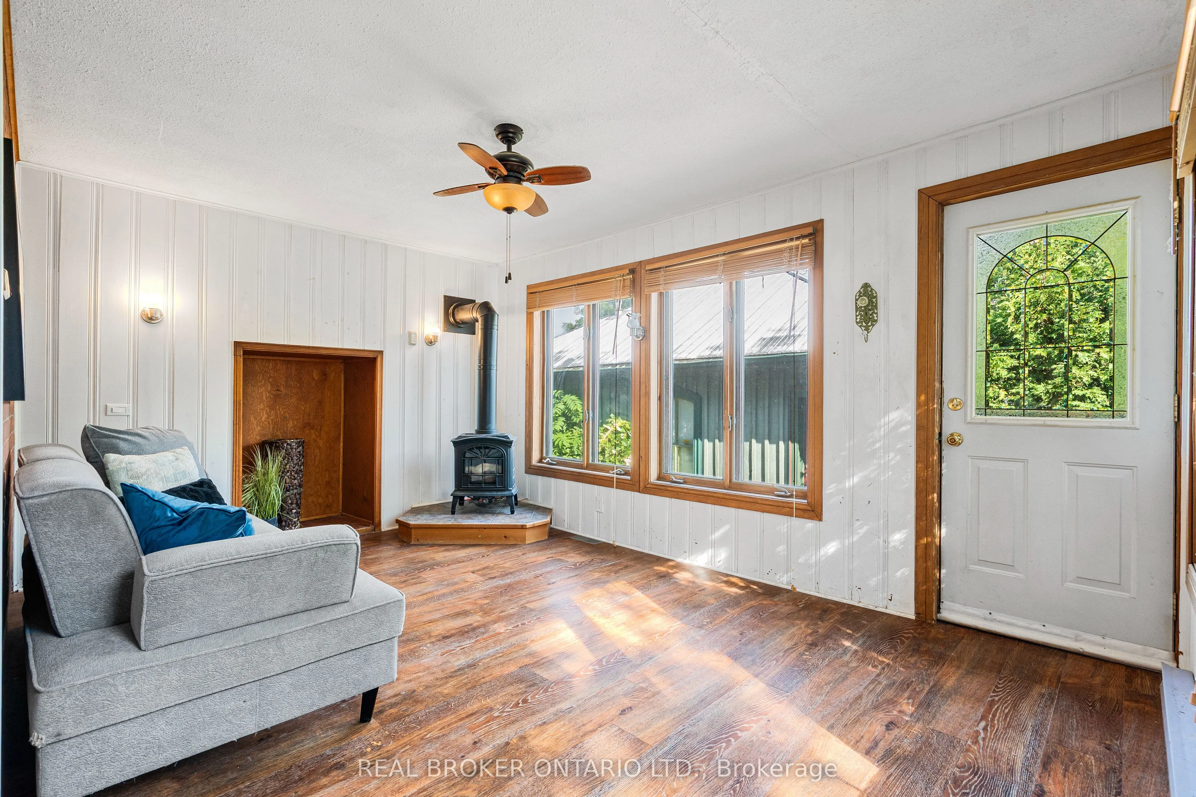 74 LAKE Avenue W