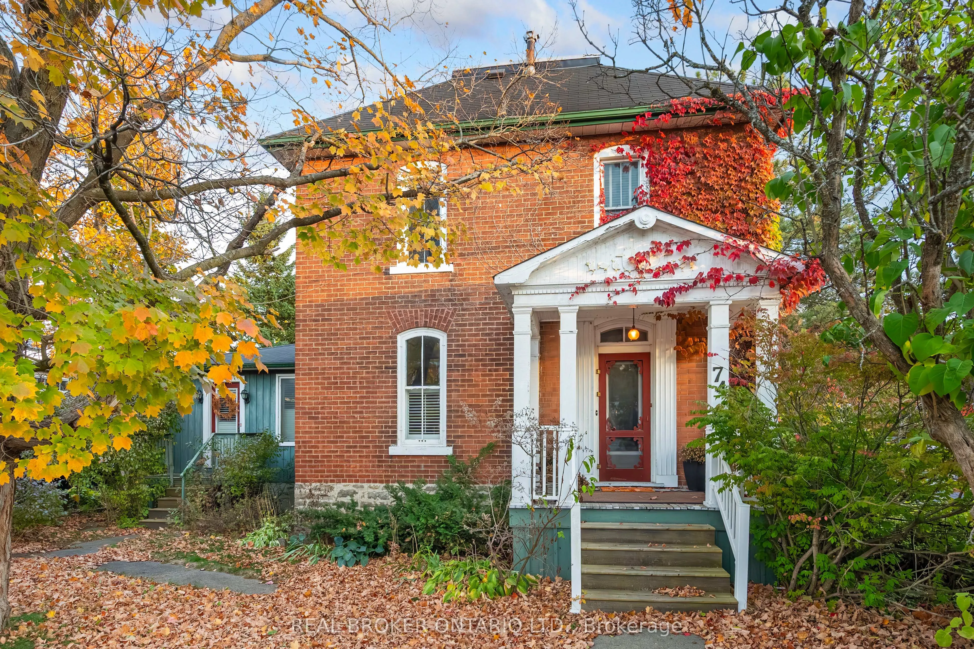74 LAKE Avenue W