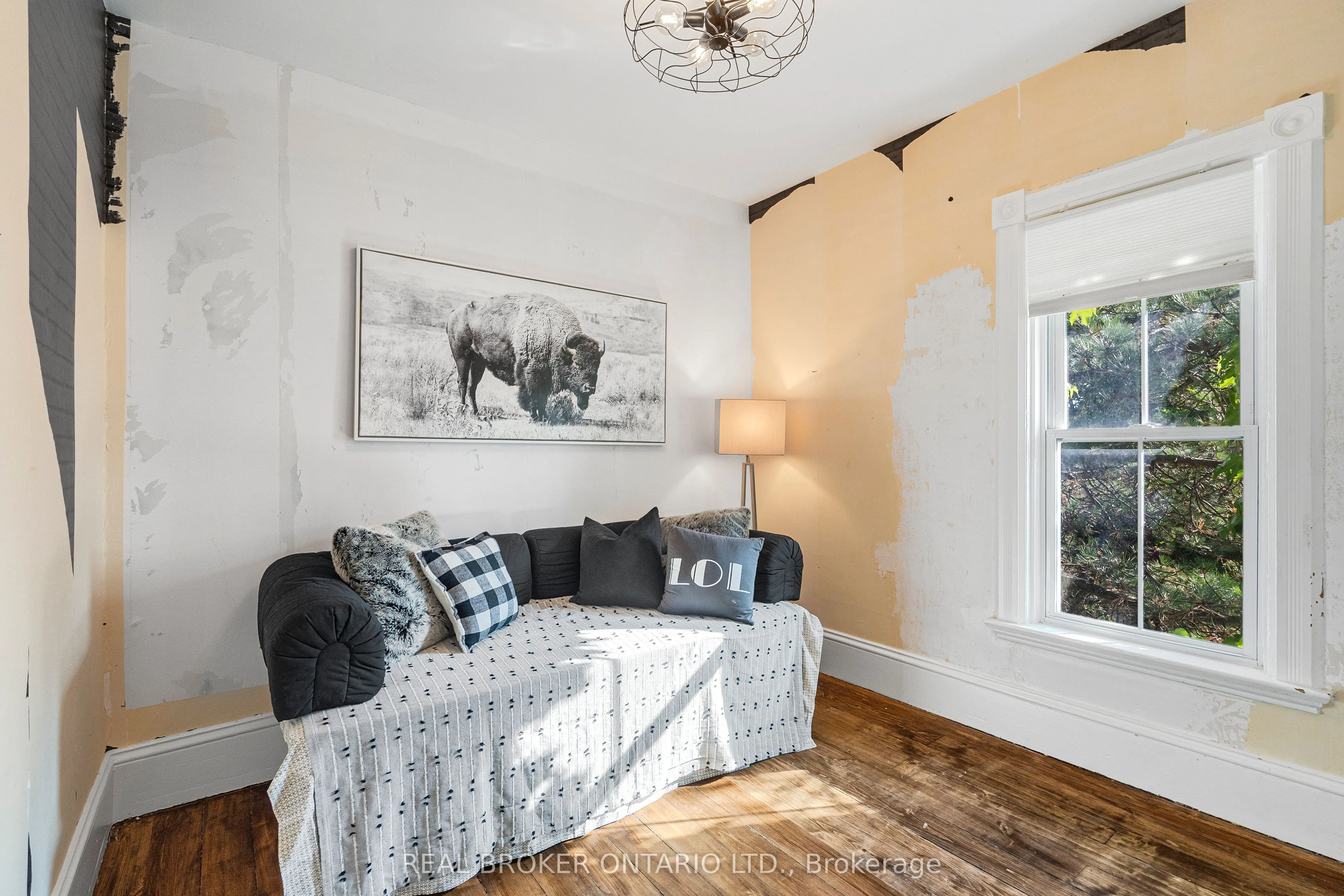 74 LAKE Avenue W
