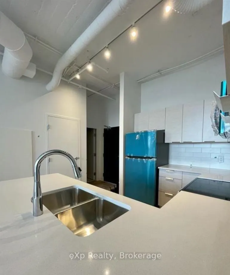 120 HURON Street, #205