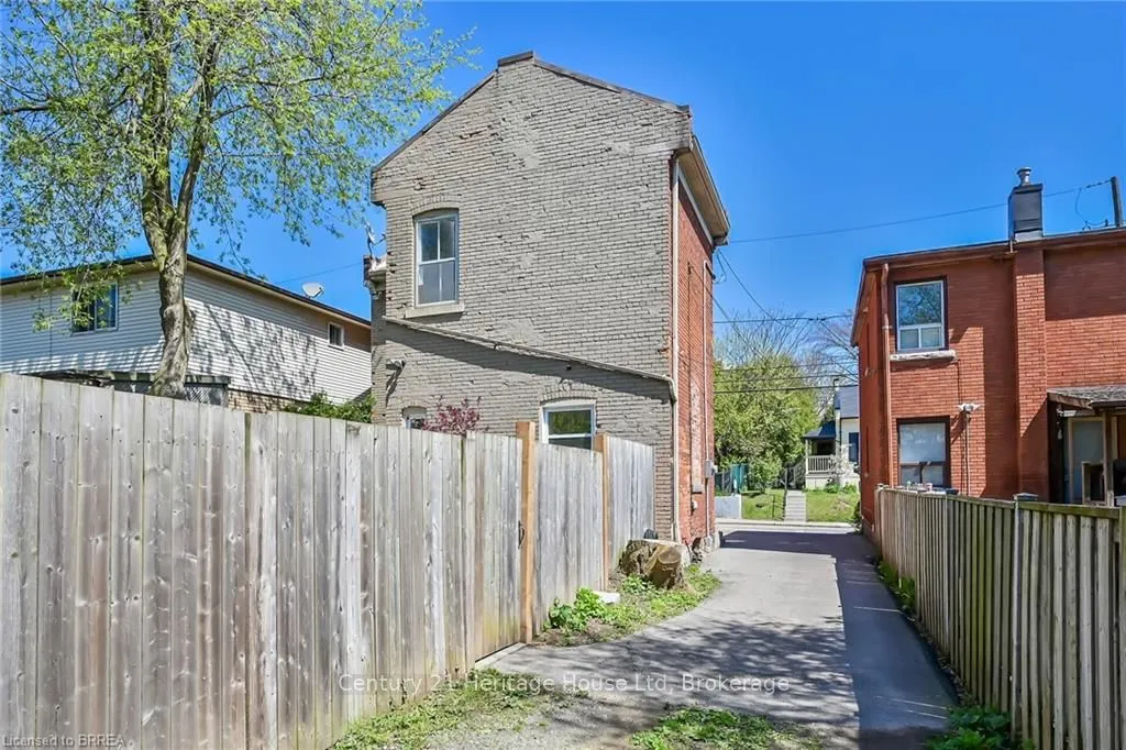 40 Locke Street S