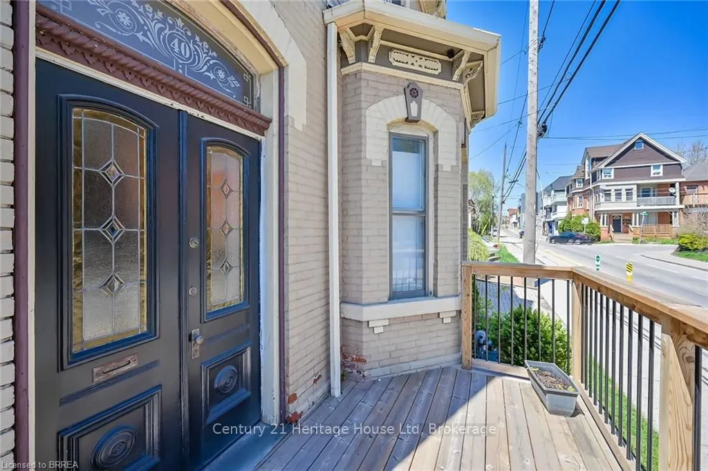 40 Locke Street S