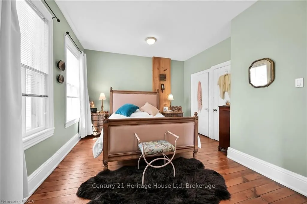 40 Locke Street S