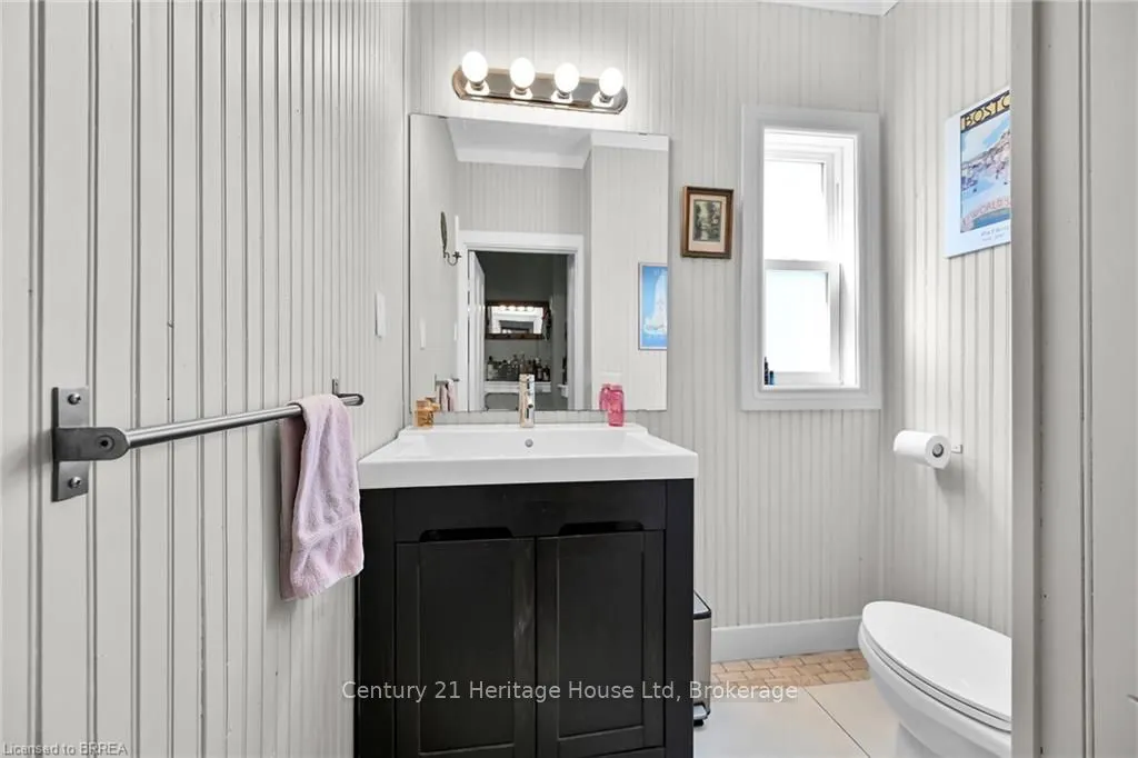 40 Locke Street S