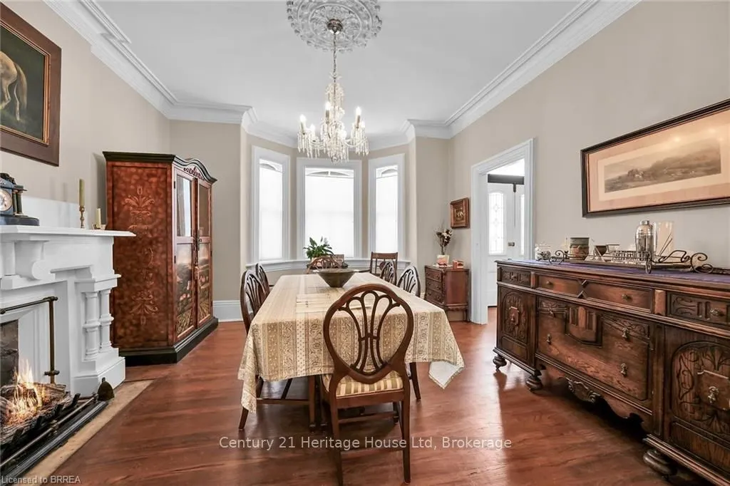 40 Locke Street S