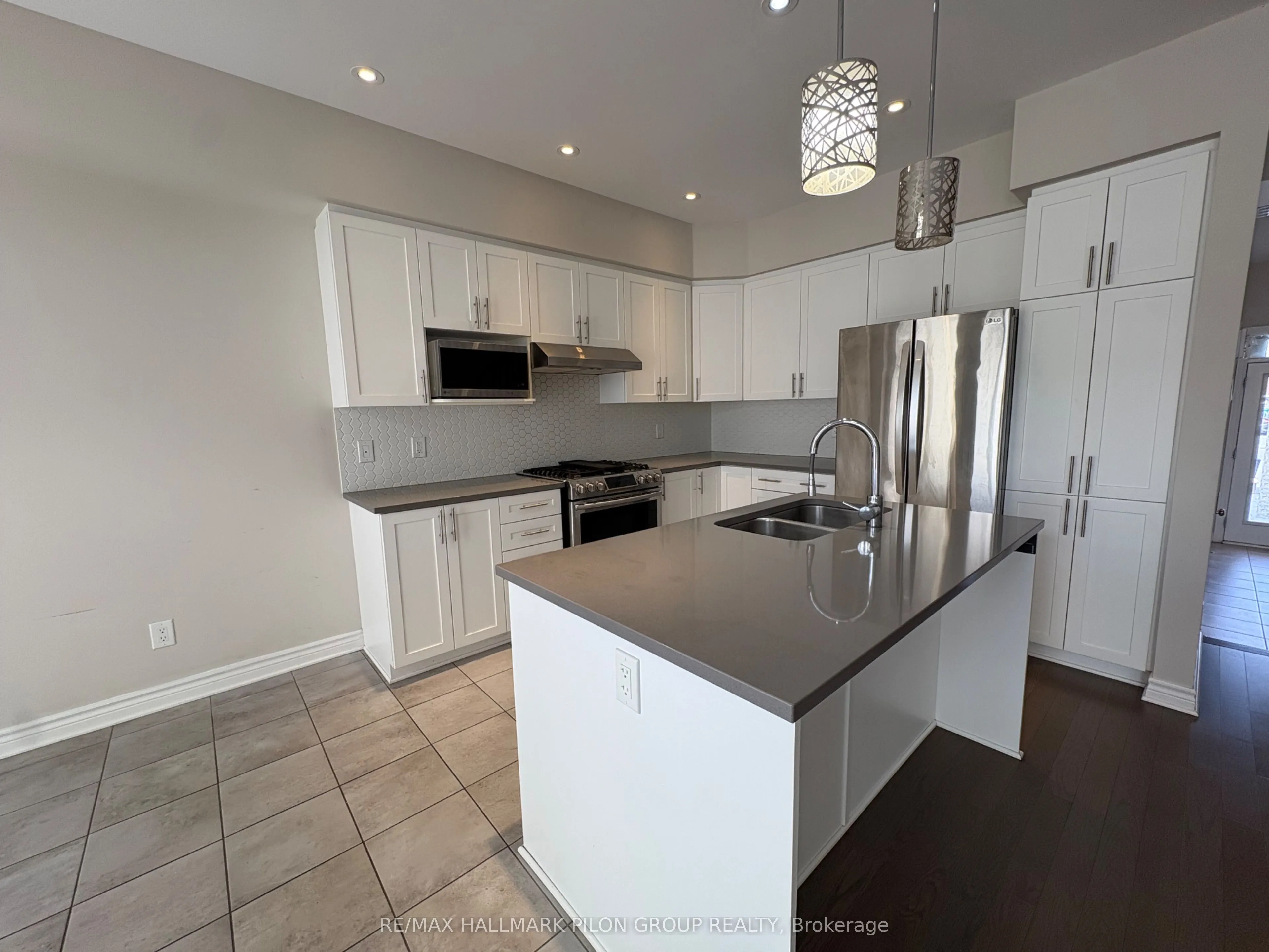 324 Rainrock Crescent