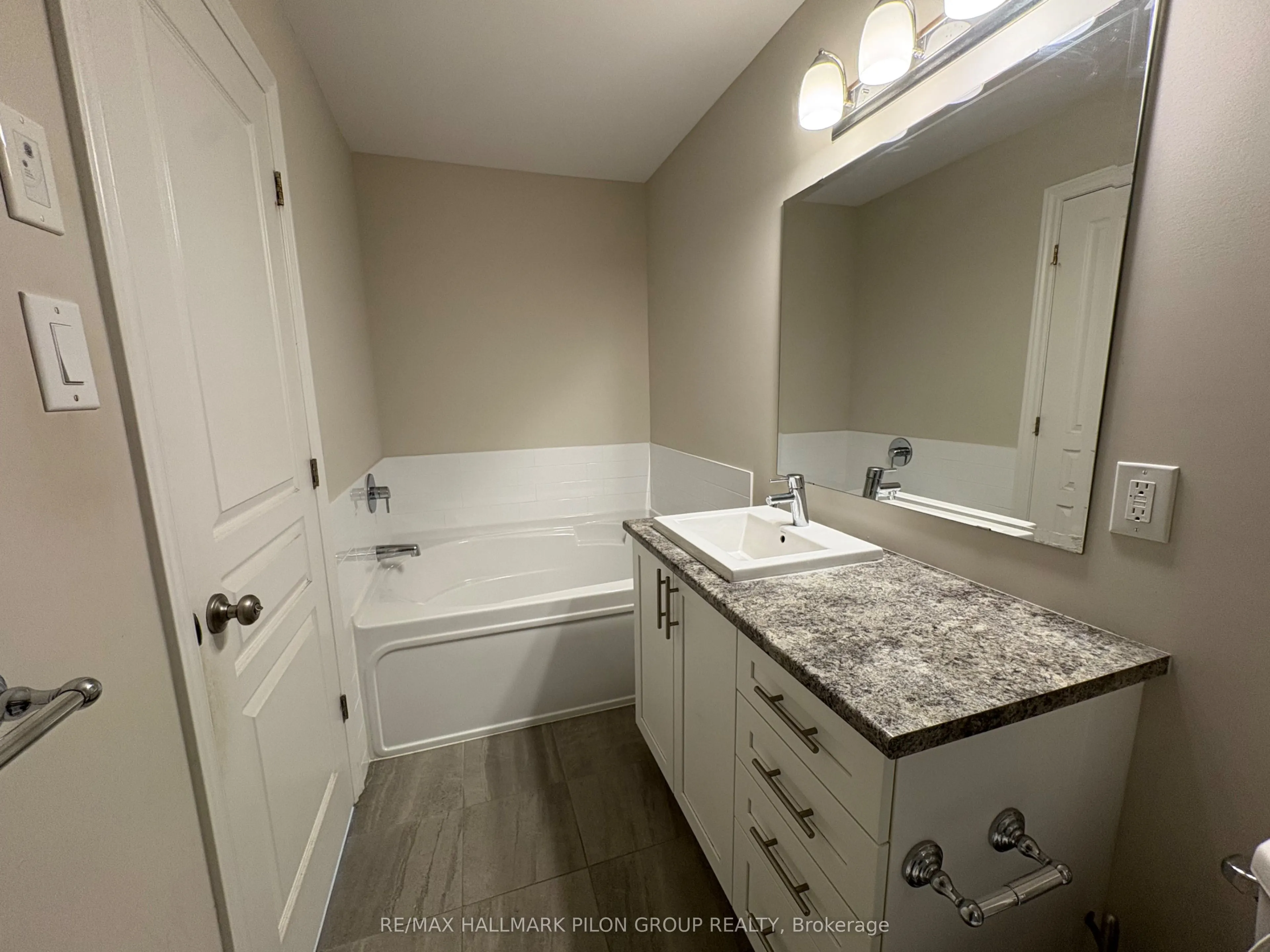 324 Rainrock Crescent