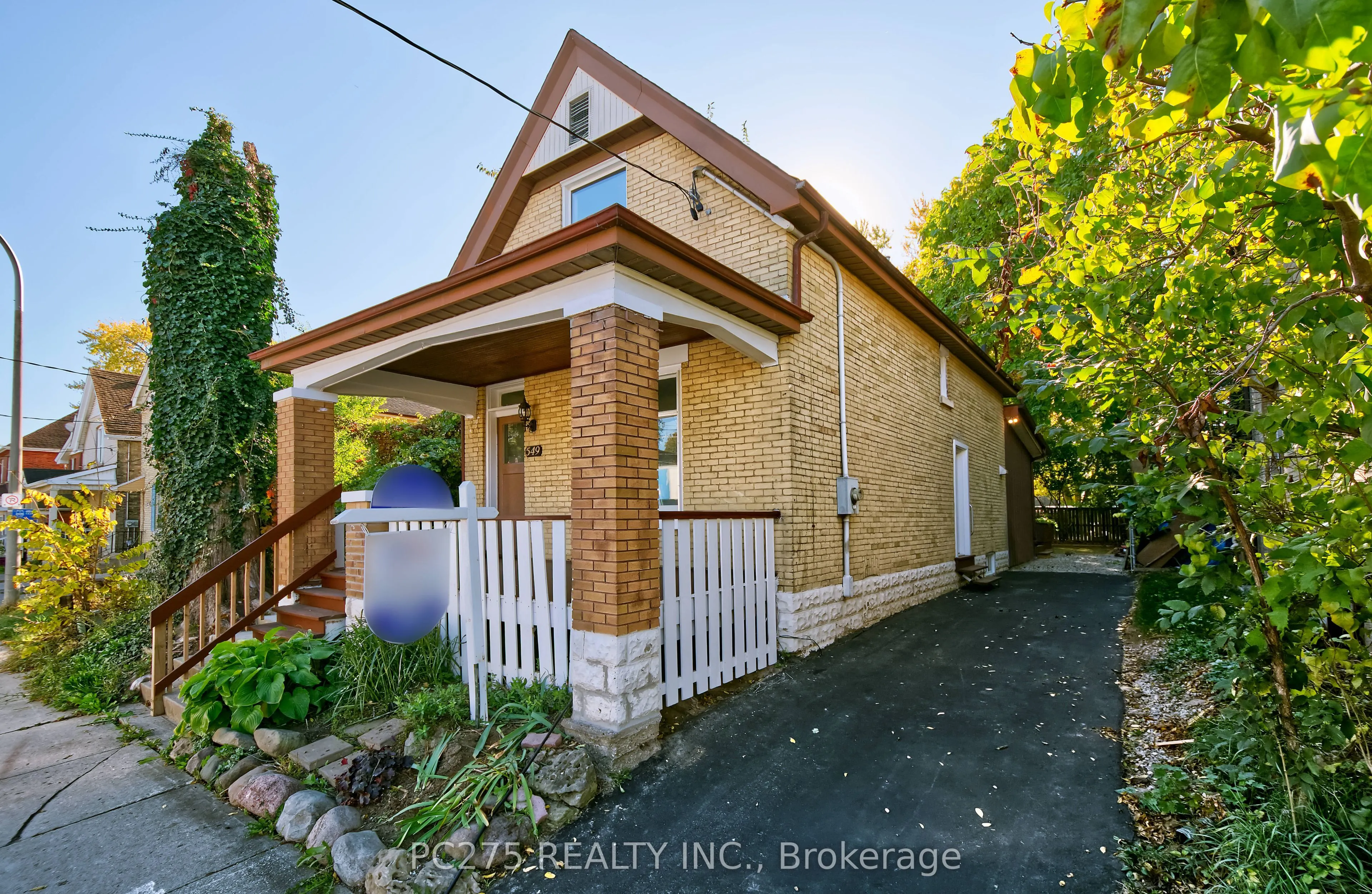 549 Quebec Street