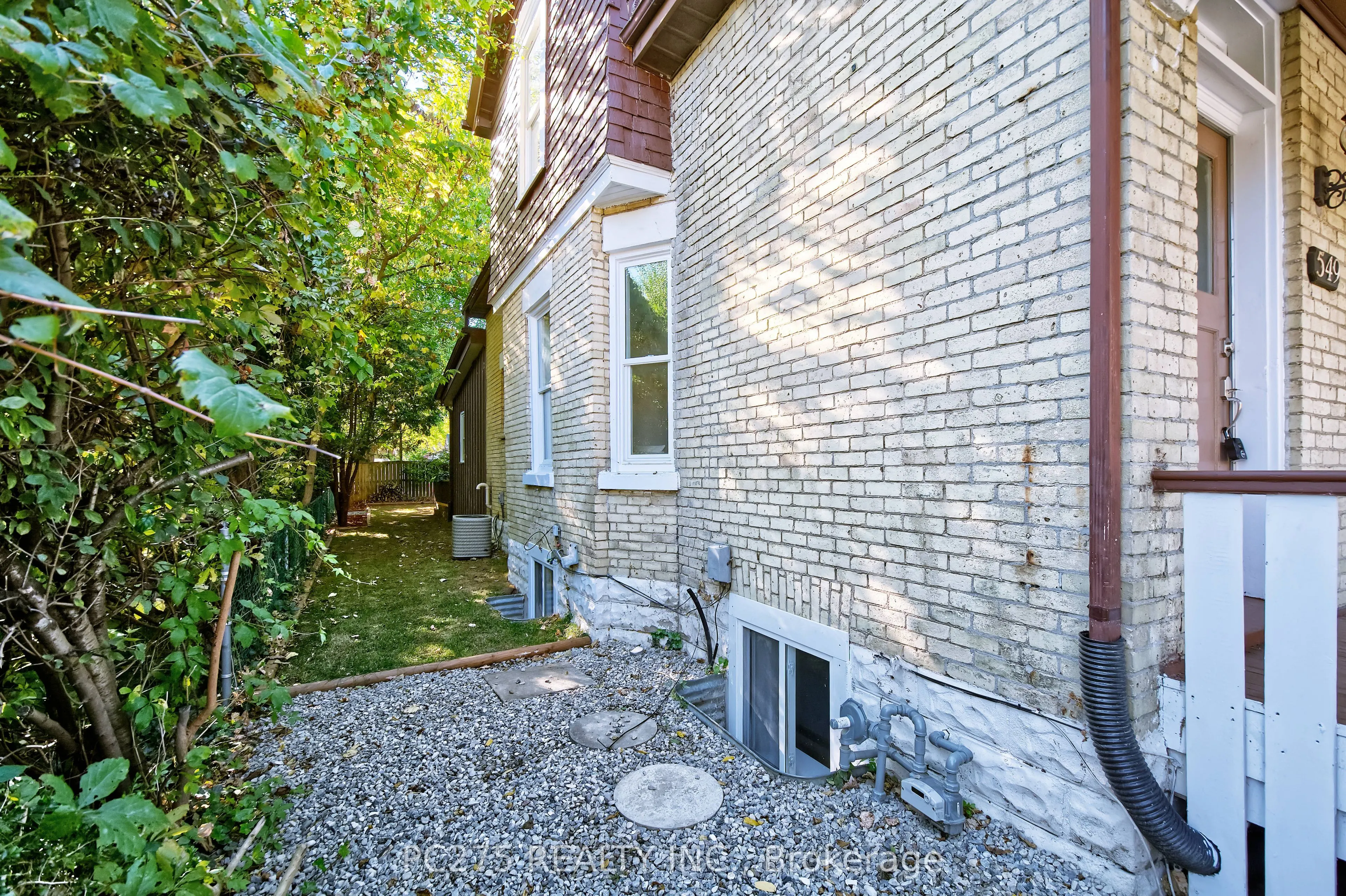 549 Quebec Street